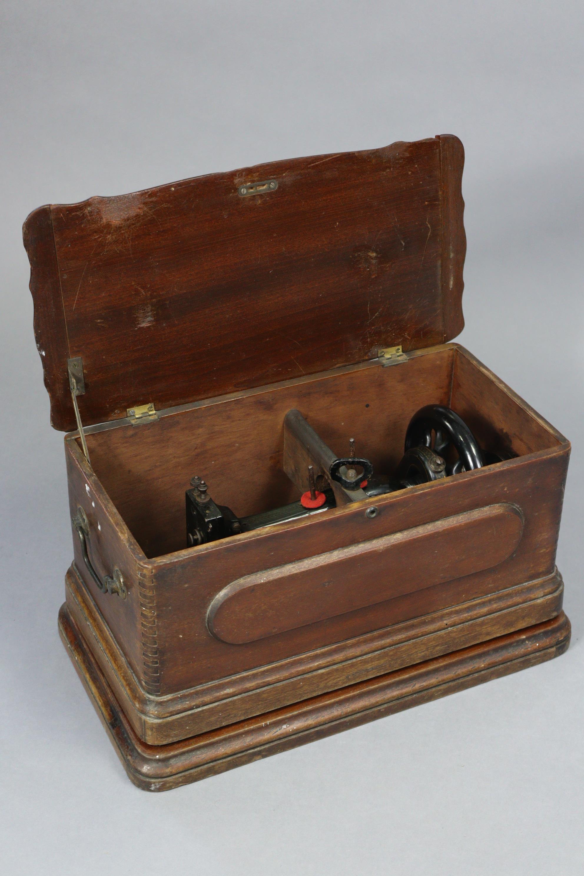 A vintage Bradbury & Company of Wellington Oldham sewing machine, with case. - Image 4 of 4