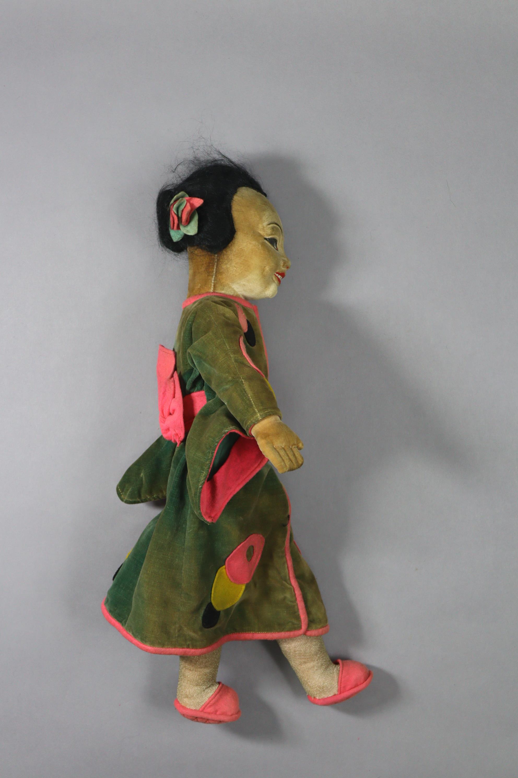 A VINTAGE LENCI-TYPE CHINESE GIRL CLOTH DOLL, 19” high. - Image 3 of 3