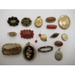 Yellow metal and other items of personal ornament: to include a mourning brooch 11