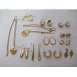 9ct gold and yellow metal personal ornament: to include mainly earrings U