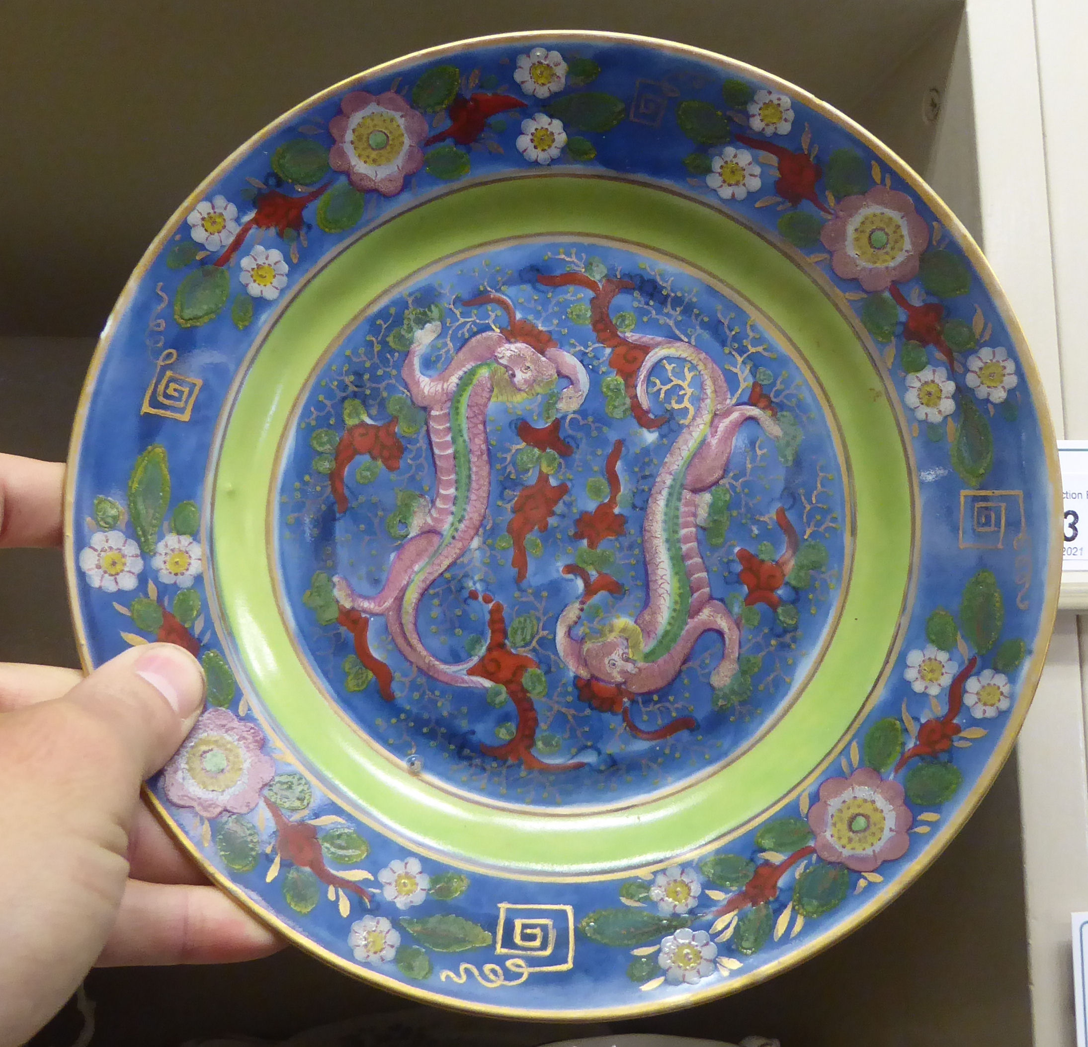 An 18thC Chinese porcelain dish,