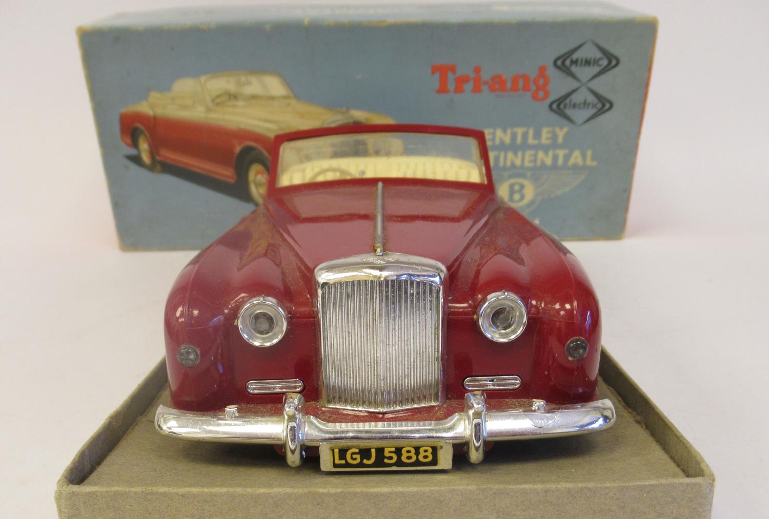 A Tri-ang Minic Electric M.014 1/20 scale, battery powered model Bentley Continental in maroon - Bild 3 aus 7