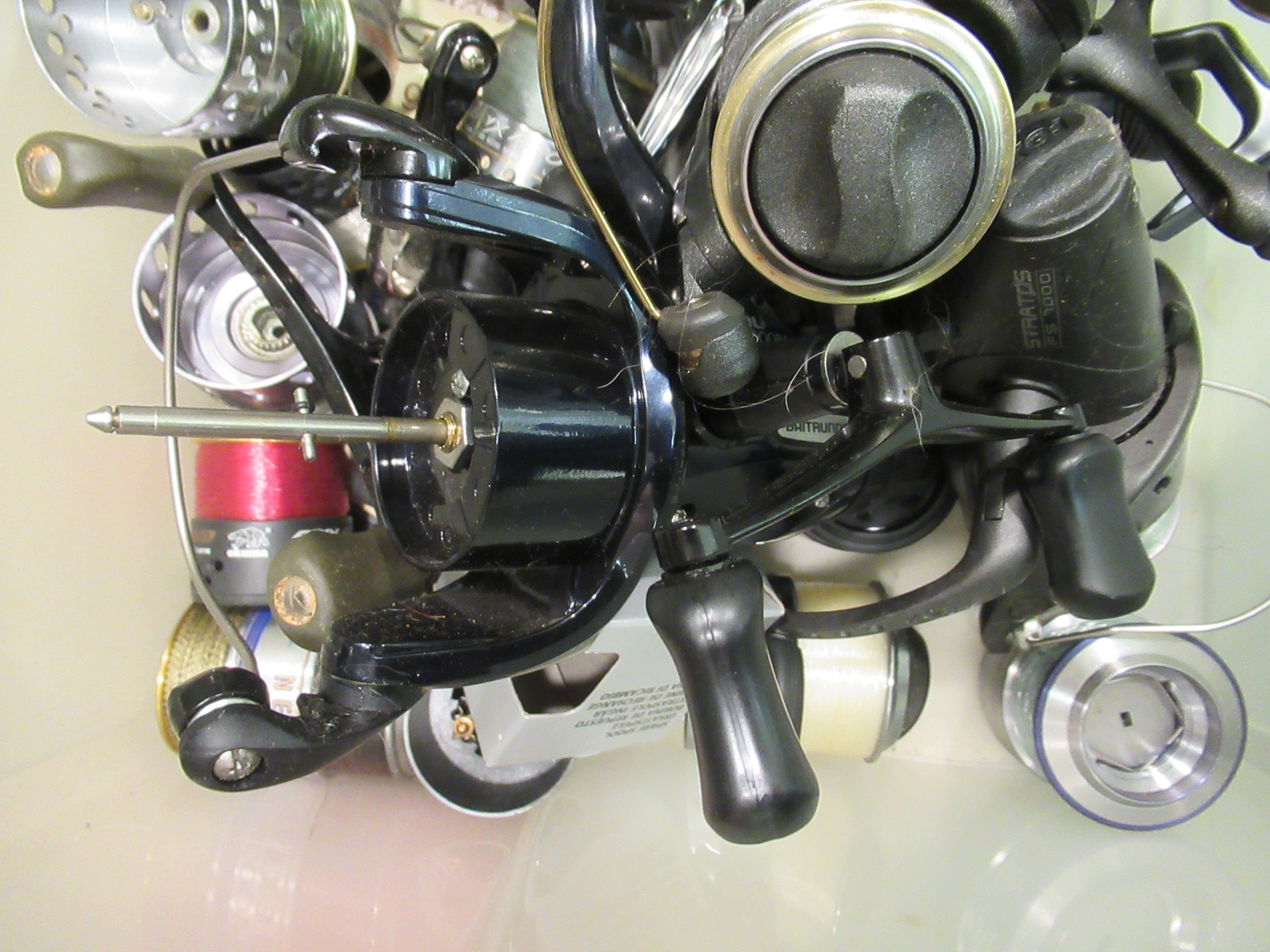 Fishing reels and line: to include an Abu Garcia Interceptor Pro, Procaster 2500x and others - Image 3 of 3