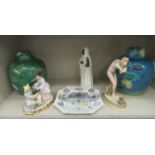 Decorative ceramics, viz. a Victorian octagonal Silver Jubilee plate  8"dia; a matched pair of