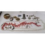 Jewellery: to include silver charms  various designs