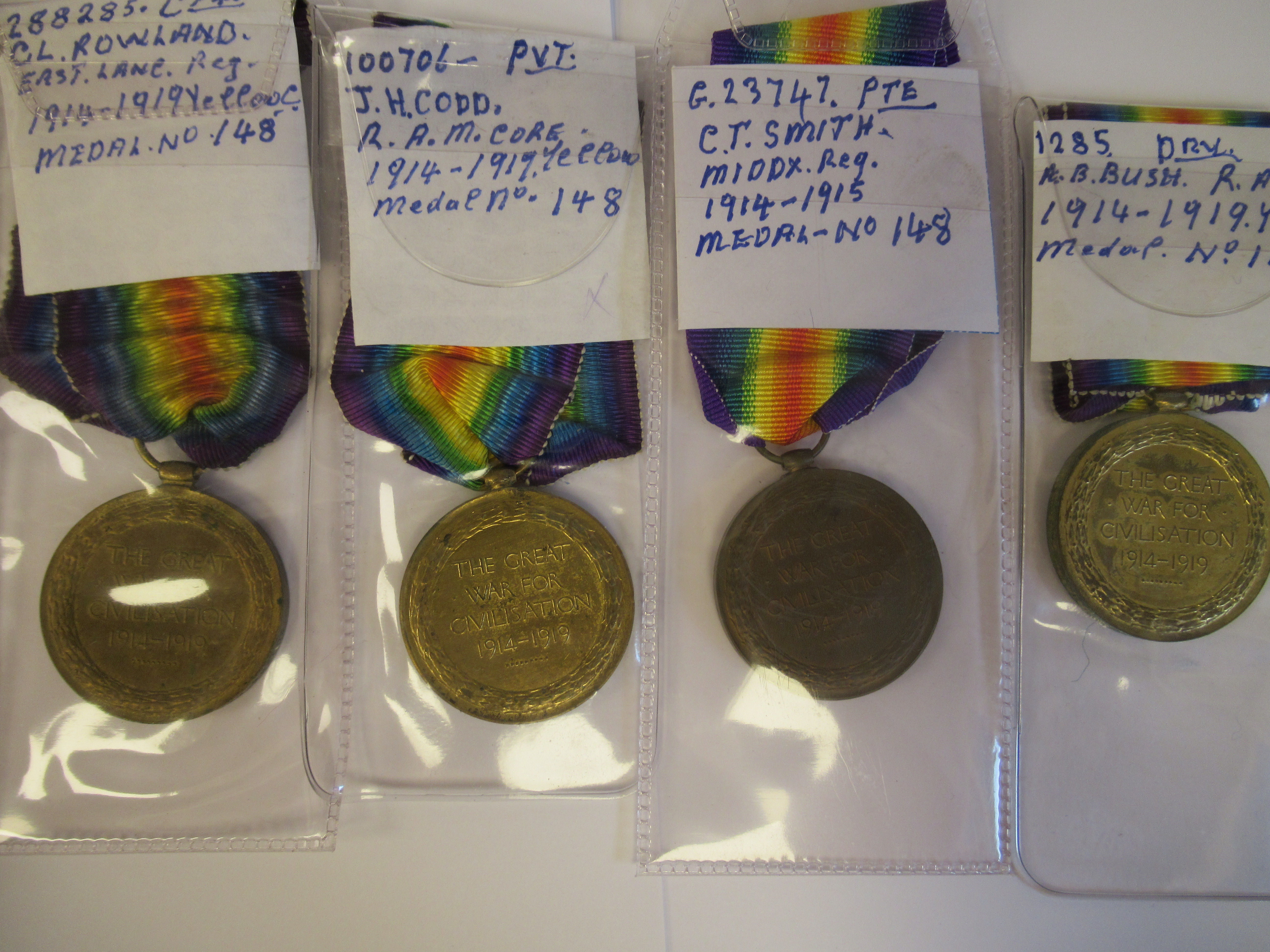 Twenty-four Great War 1914-1918 British service medals on ribbons, viz. 46481, Gnr. E. Williamson - Image 7 of 16