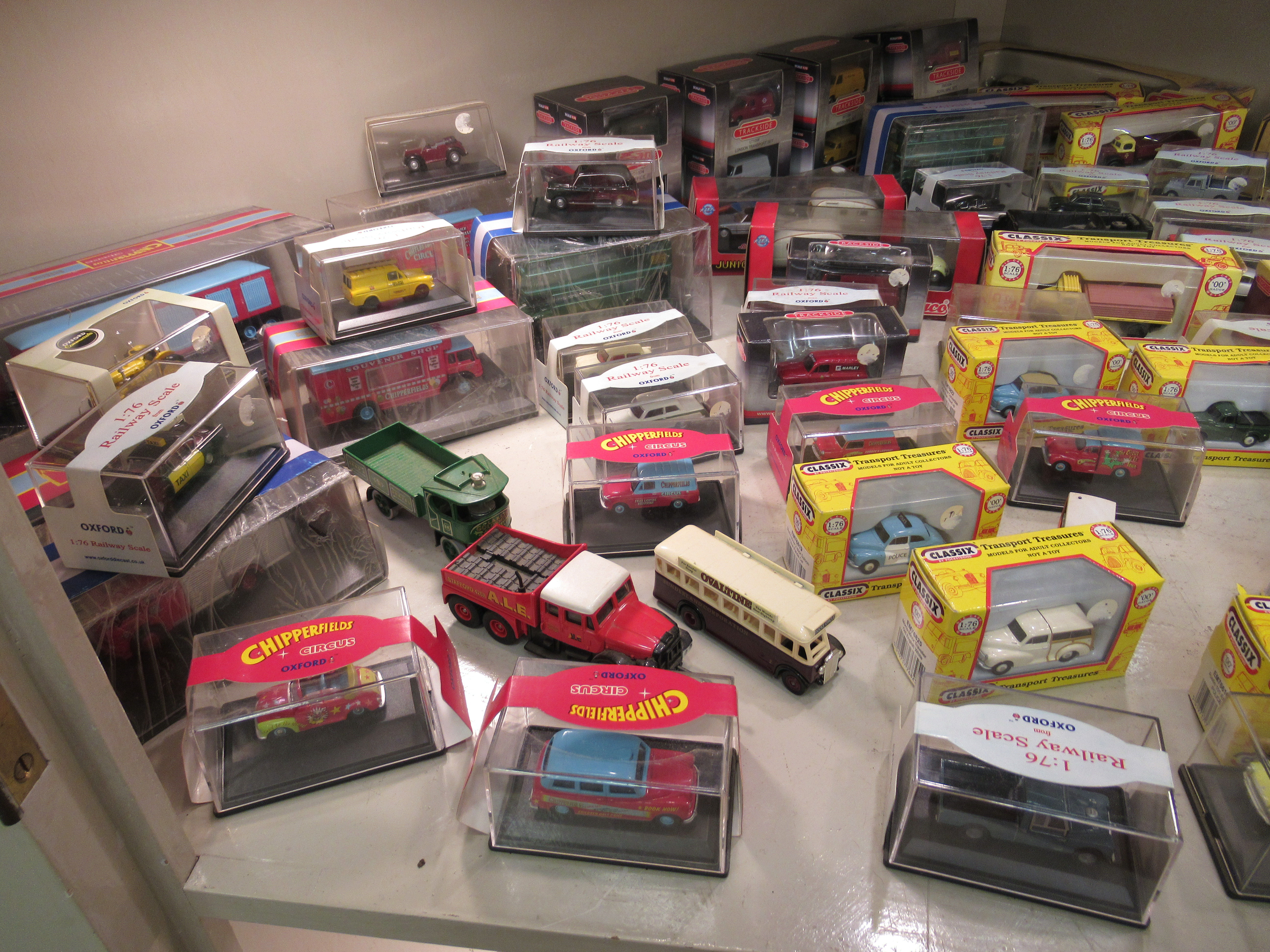 Mainly boxed diecast model vehicles: to include examples by Corgi, Lledo and Oxford, delivery - Bild 6 aus 8