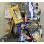 Uncollated boxed diecast model vehicles, Burago, Oxford and others: to include Land Rovers