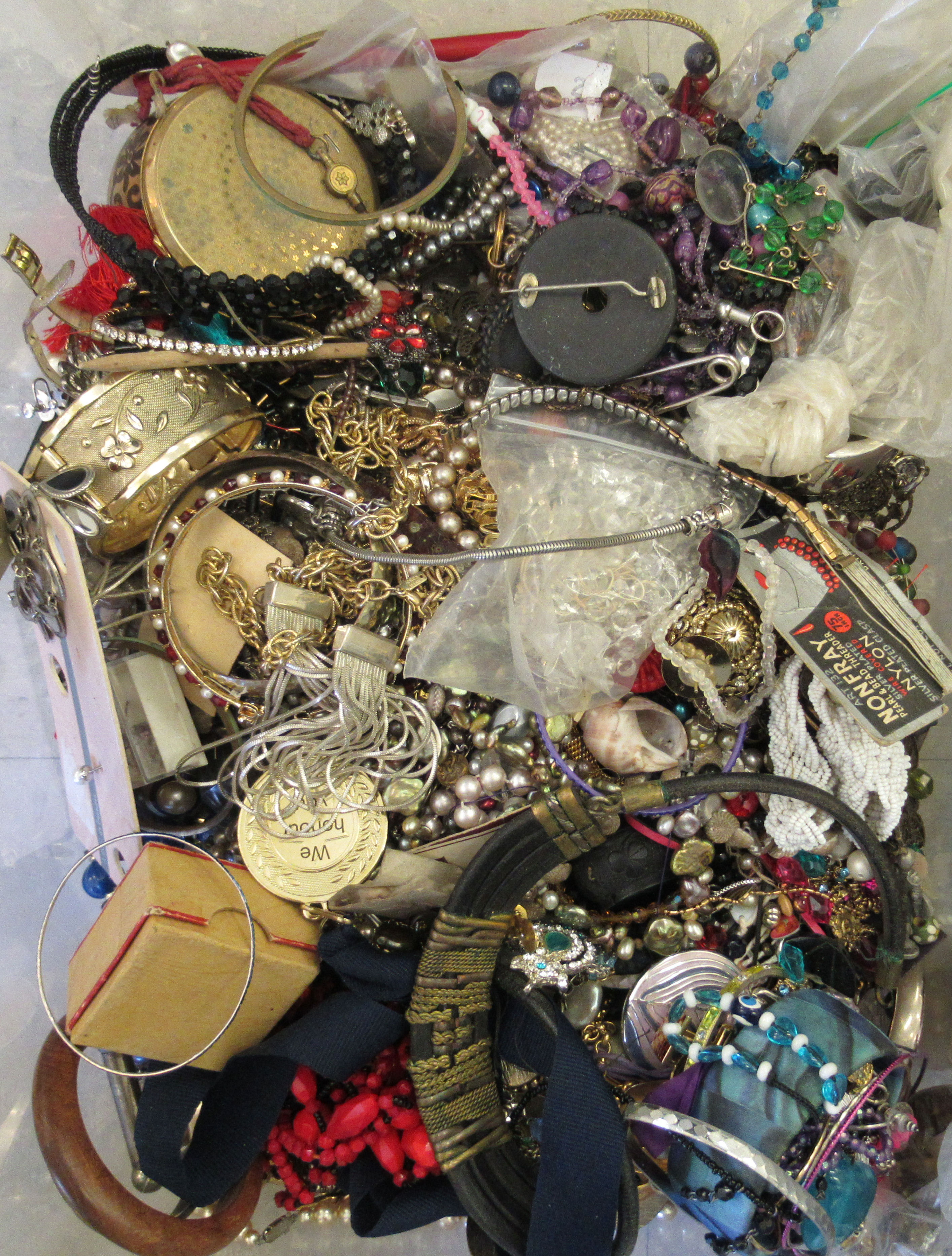 Costume jewellery: to include bangles, loose and string beads, faux pearls and earrings - Image 4 of 5