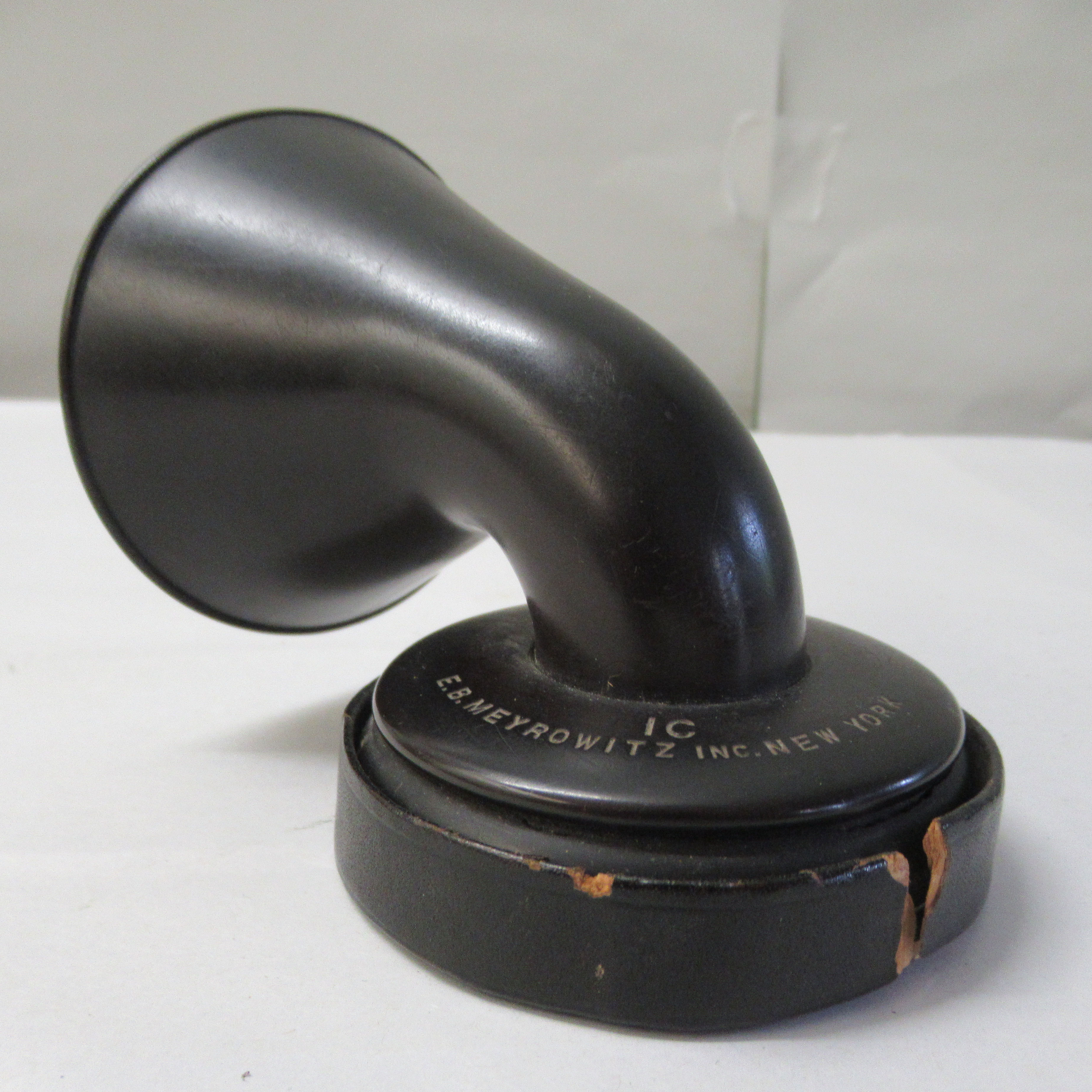 A late 19th/early 20thC EB Meyrowitzinc US made Otophone with a moulded card dust cover  approx. 3. - Image 4 of 6