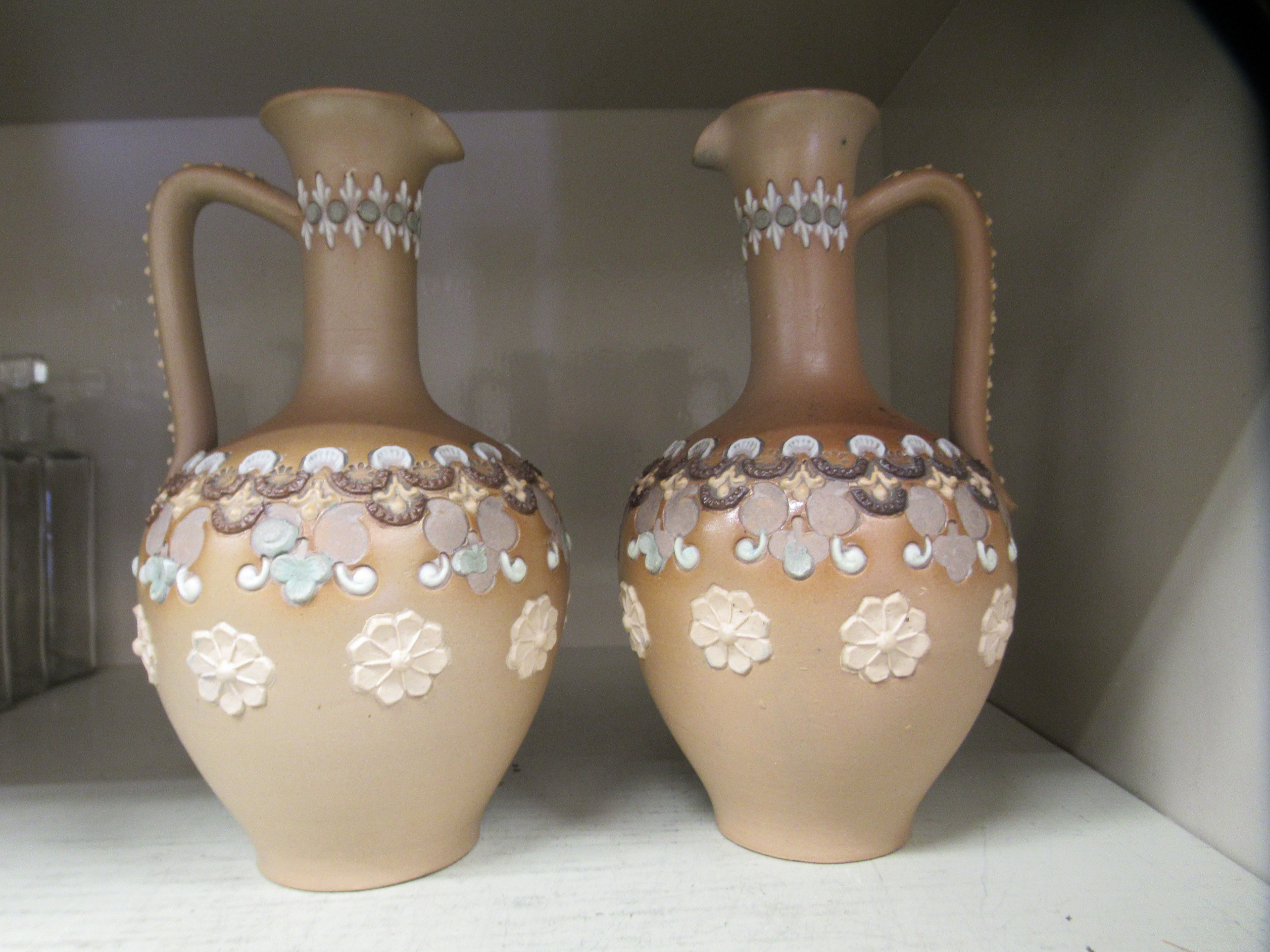 A pair of Doulton Lambeth Silicon Ware ewers  7"h; and a Royal Doulton stoneware vase with lace - Image 4 of 5