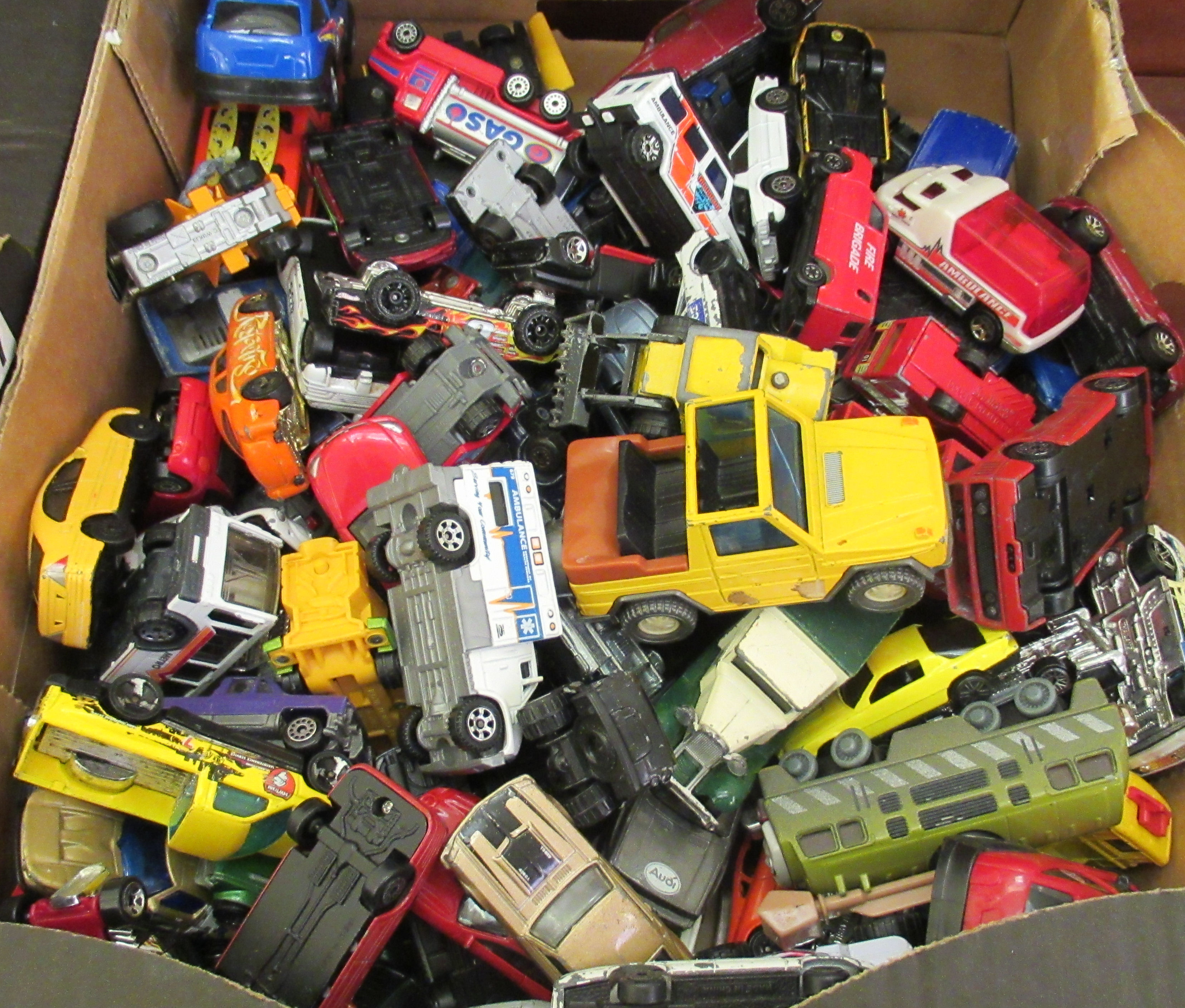 Uncollated diecast model vehicles: to include F1, sports cars and other examples by Corgi and - Image 2 of 5