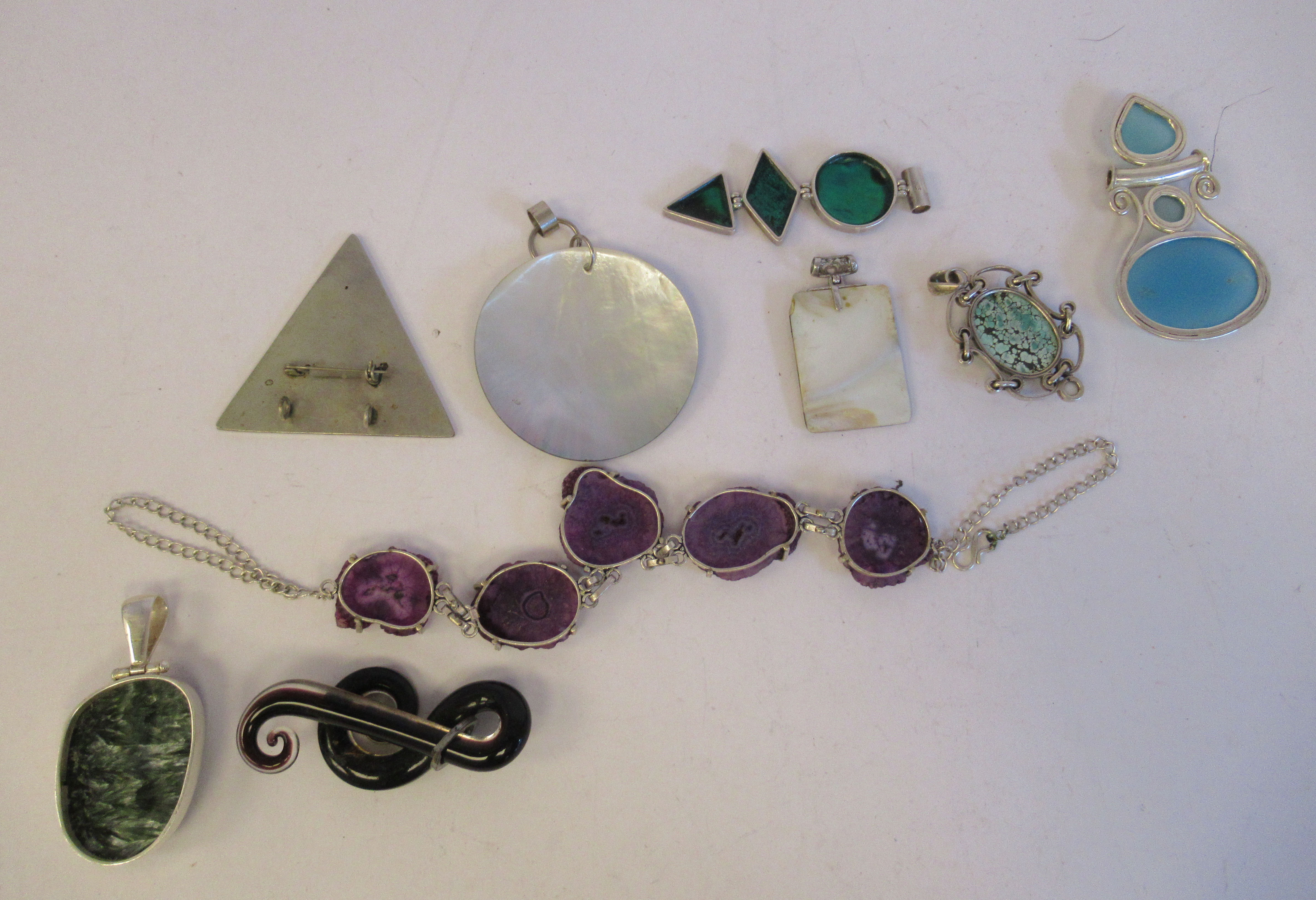 Silver and white metal costume jewellery, mainly pendants, set with mother-of-pearl, paua shell - Image 2 of 2