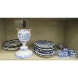 Table ceramics, variously decorated in blue and white: to include a twin handled, pedestal vase