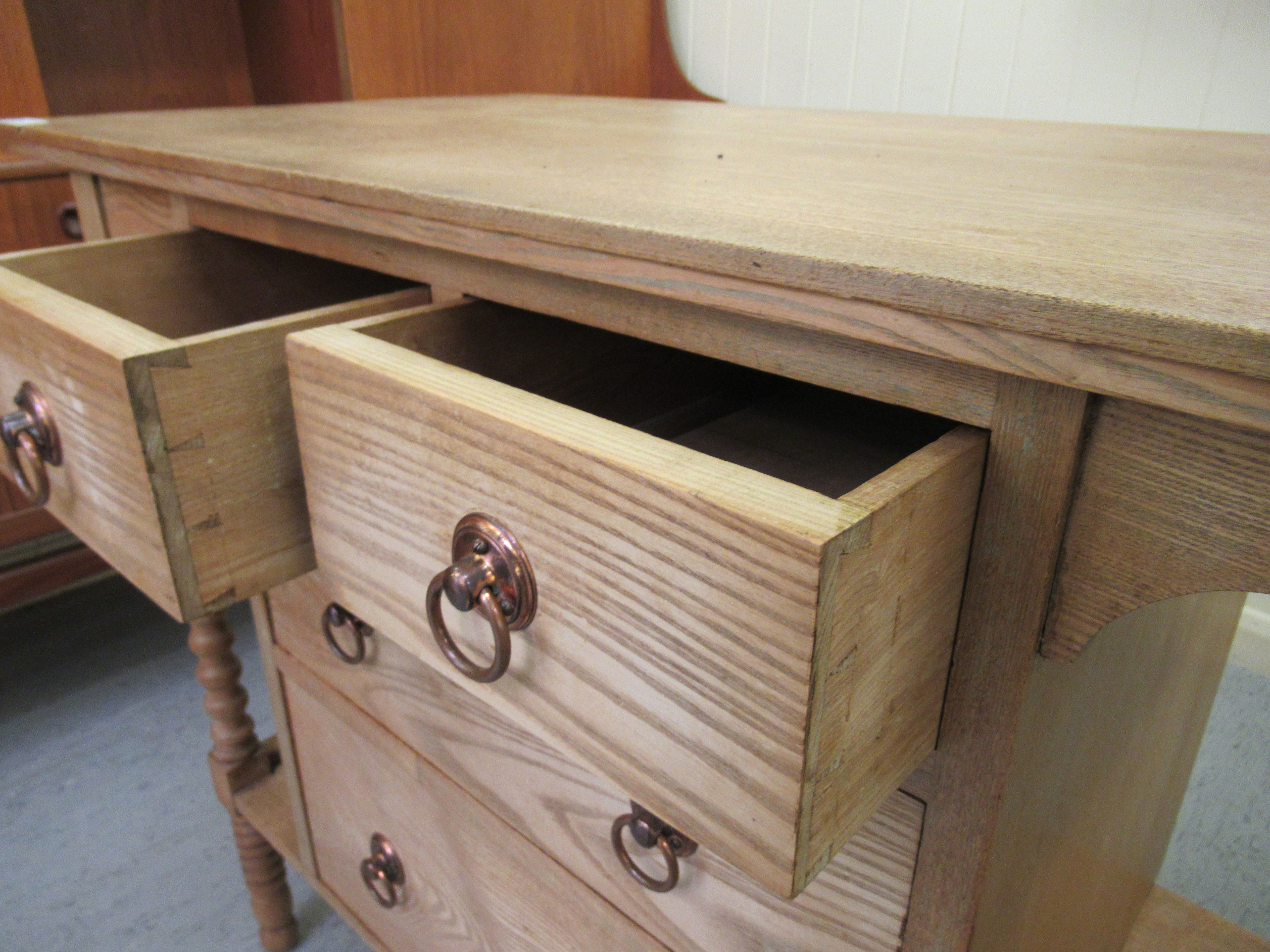 An Edwardian style light oak washstand with two short/two long central drawers, flanked by - Image 3 of 5