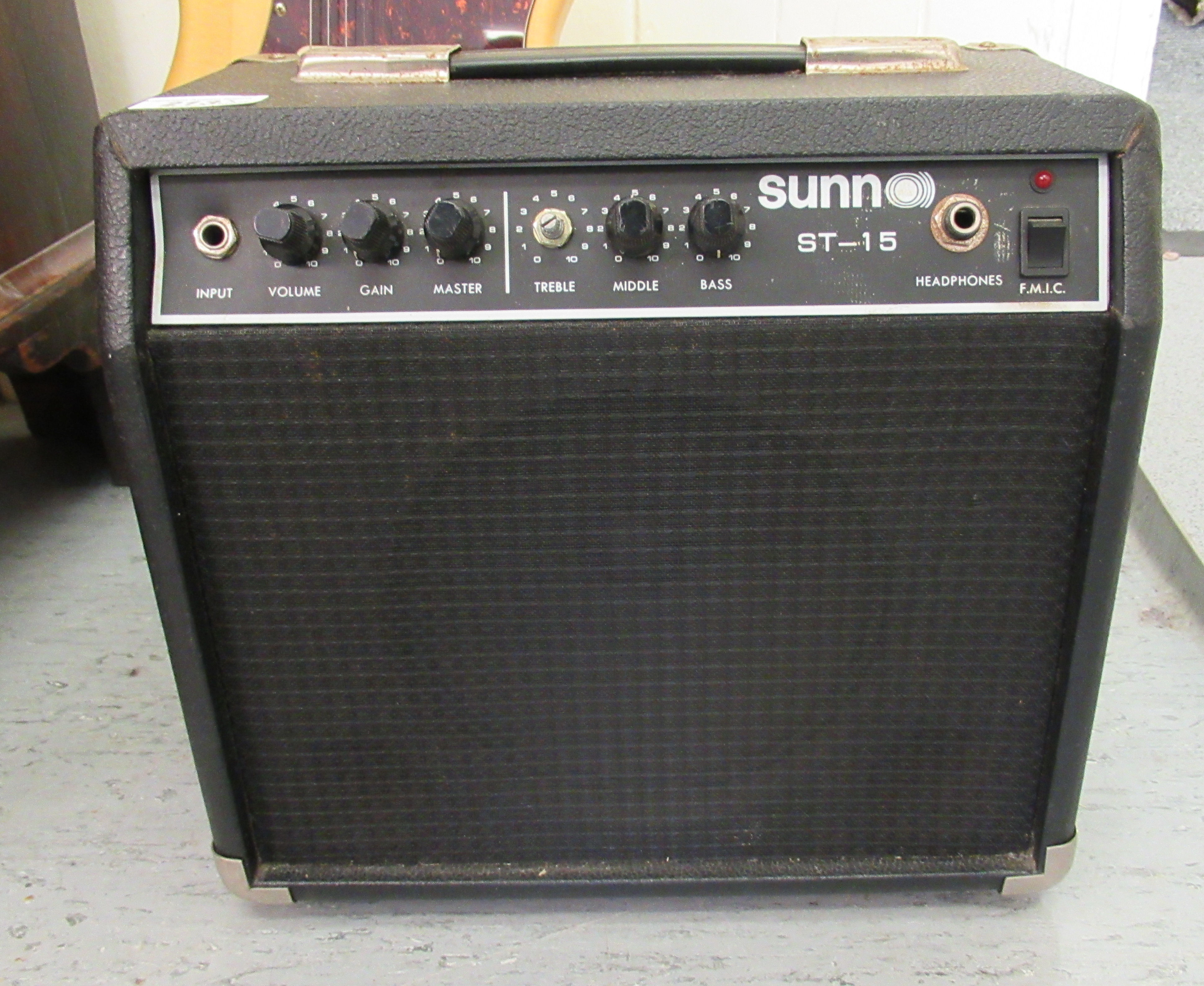 A Stagg electric guitar, on stand; and a Sunn ST-15 amp - Image 2 of 5