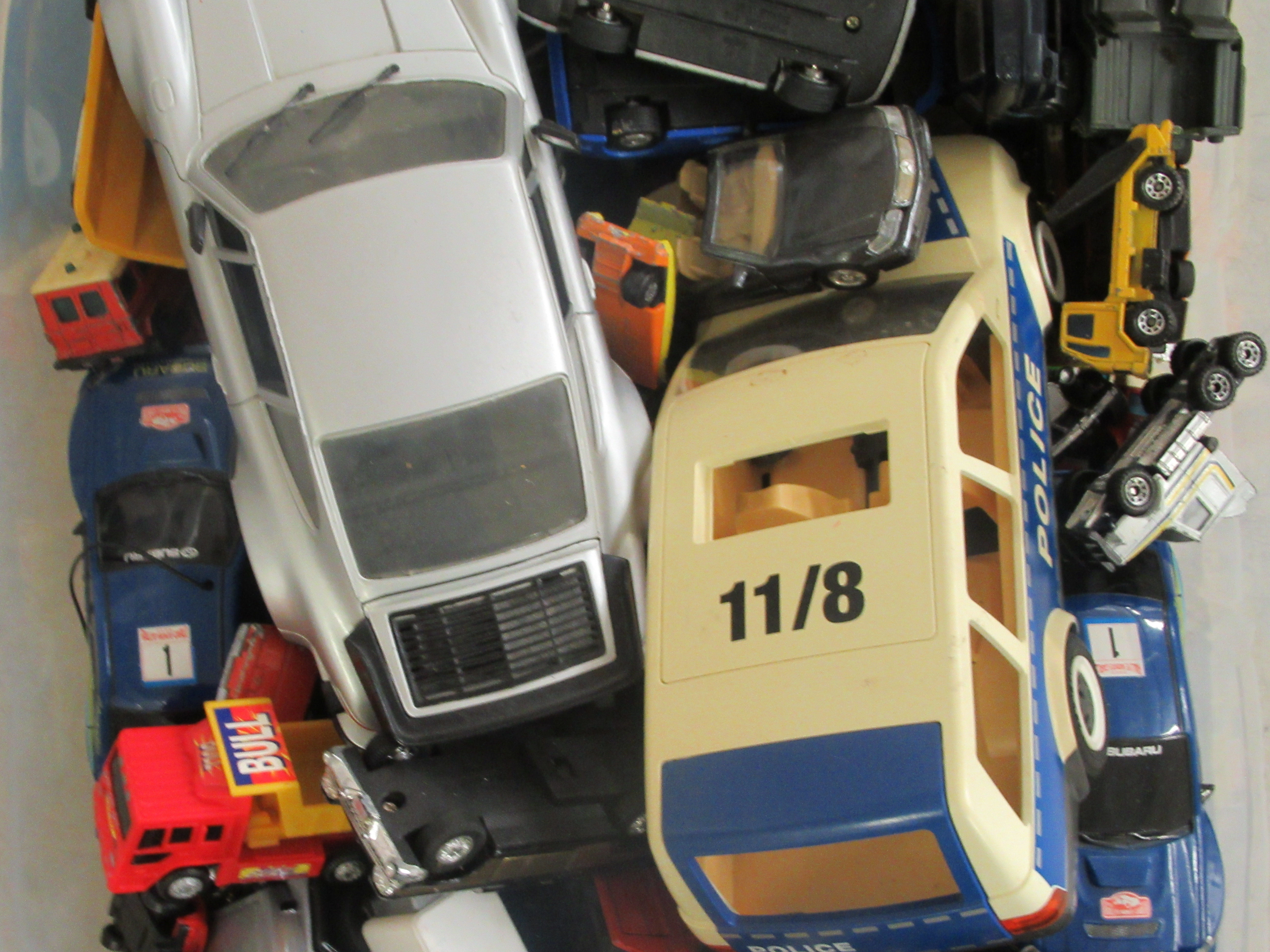 Uncollated diecast model vehicles: to include flatback lorries and emergency services with - Image 3 of 4