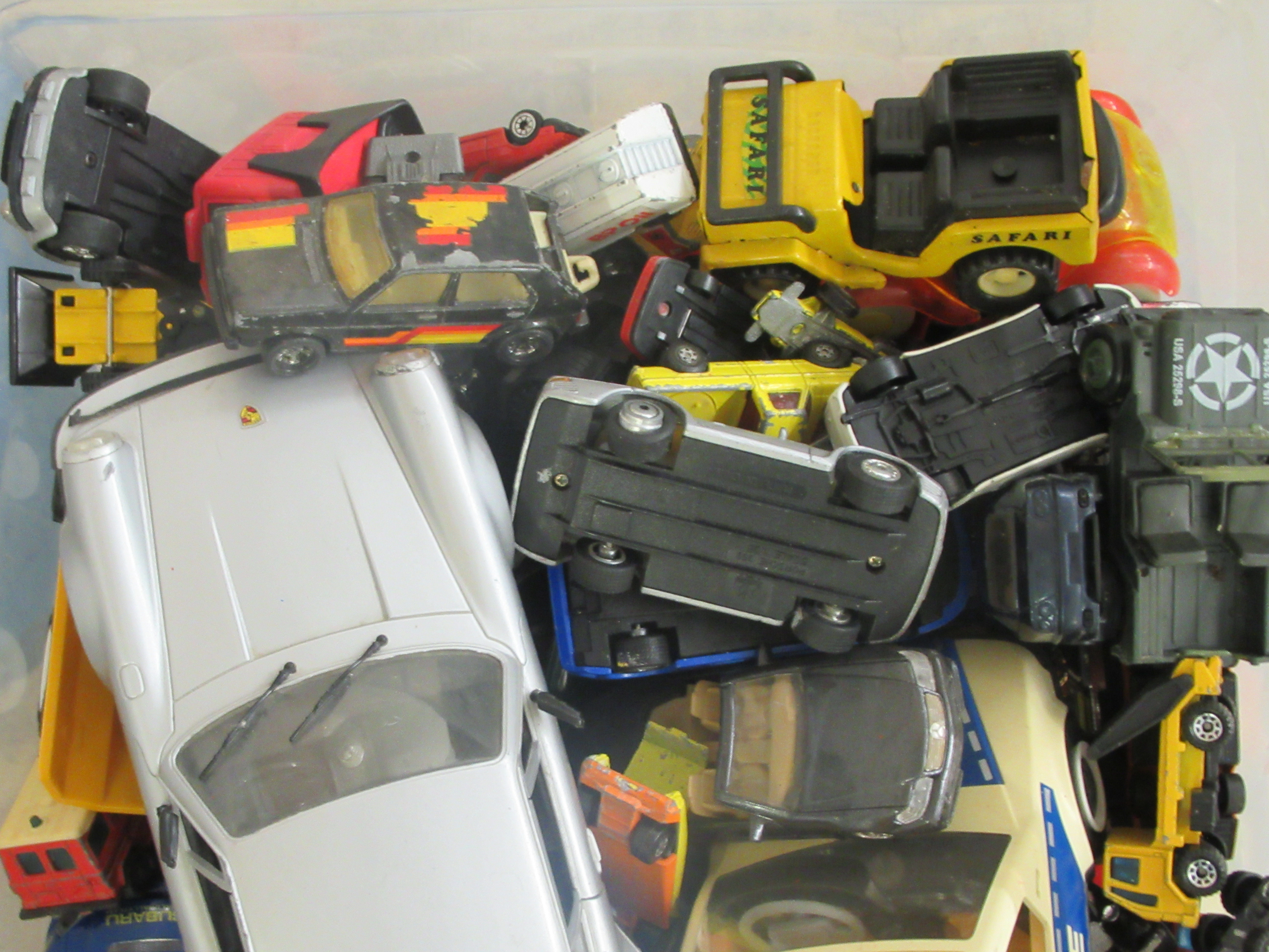 Uncollated diecast model vehicles: to include flatback lorries and emergency services with - Image 2 of 4