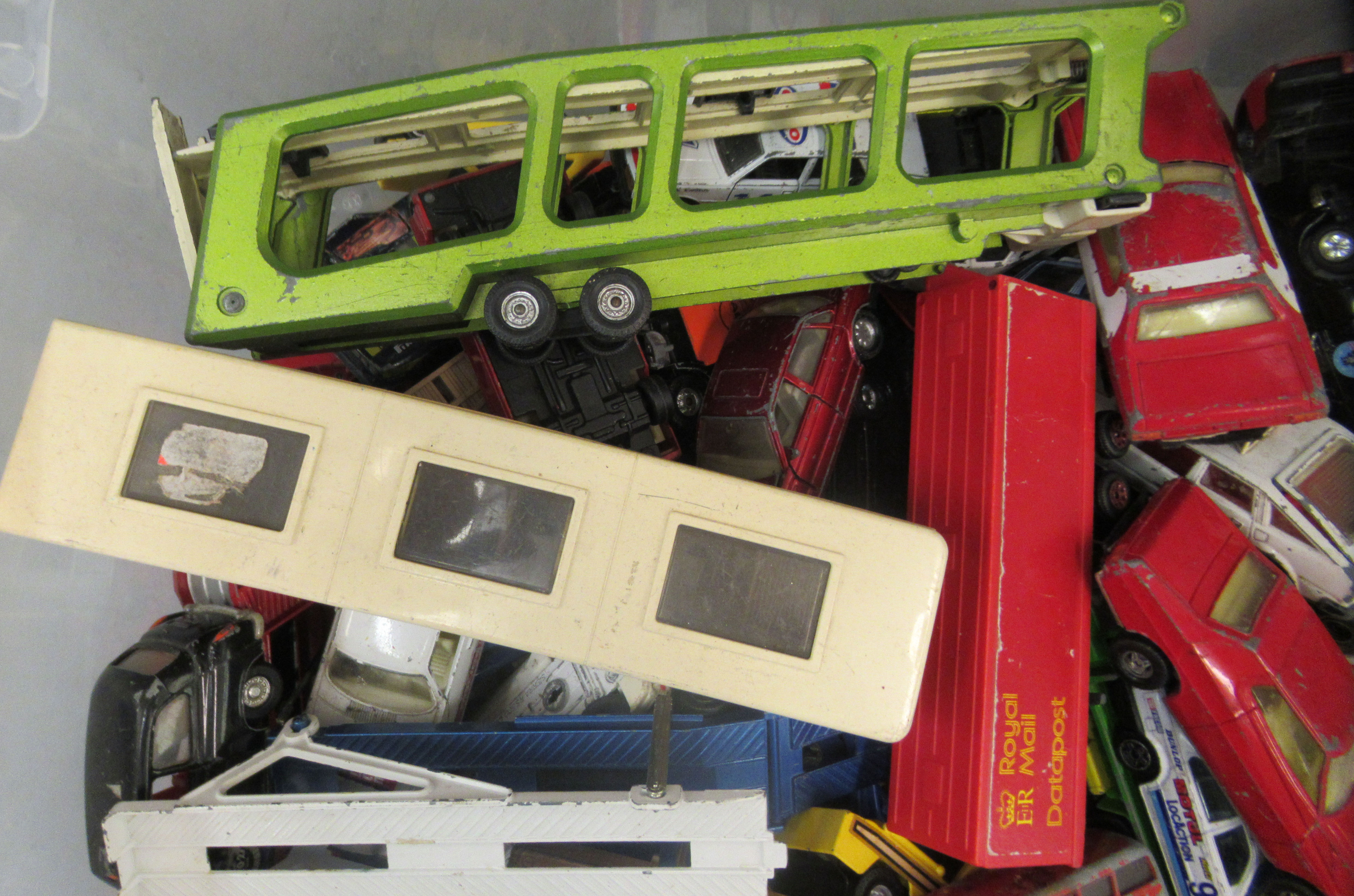 Uncollated diecast model vehicles, trucks, sports cars and emergency services: to include Matchbox - Image 3 of 4