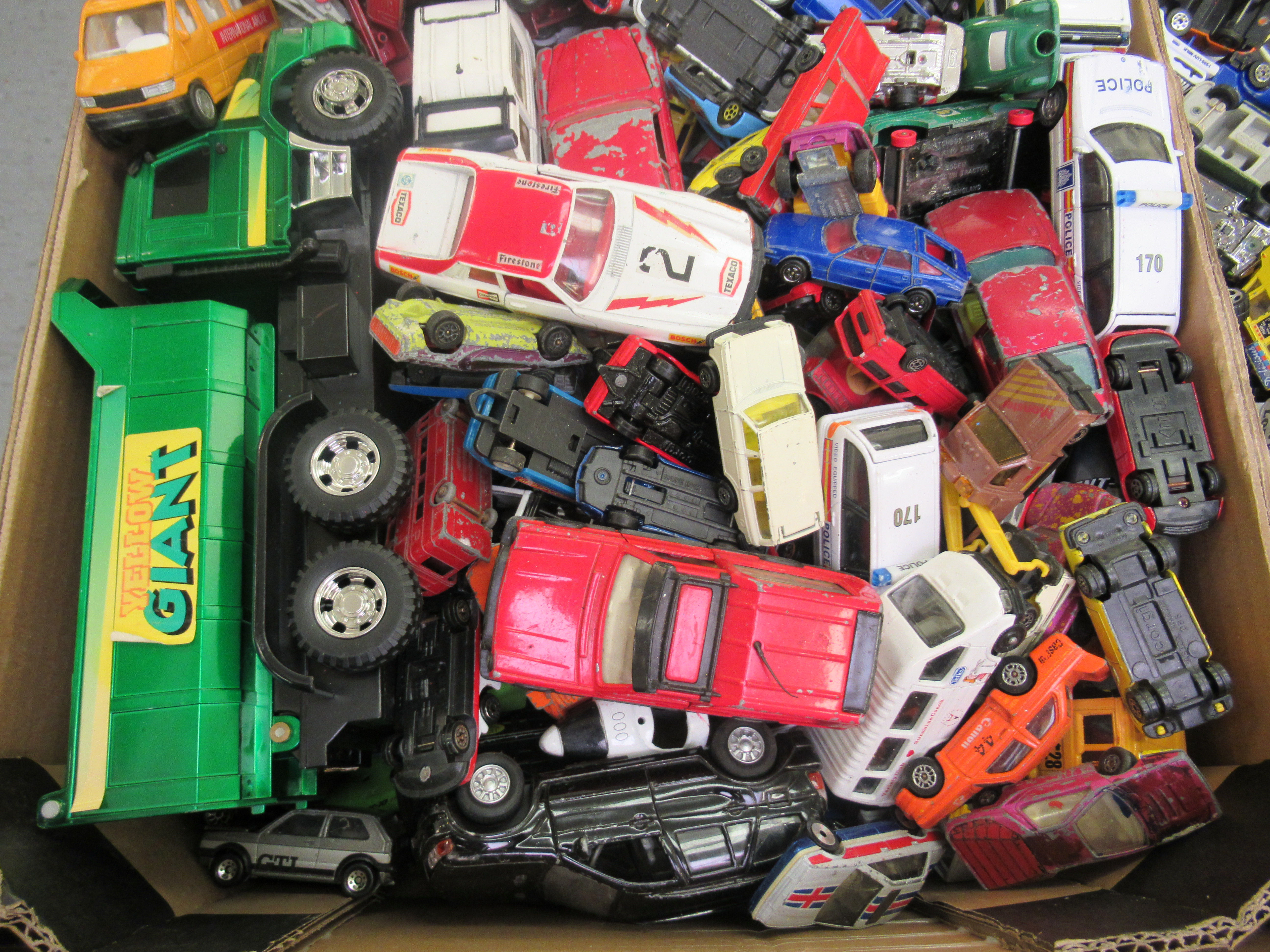 Uncollated diecast model vehicles, trucks, sports cars and emergency services: to include Matchbox - Image 2 of 5