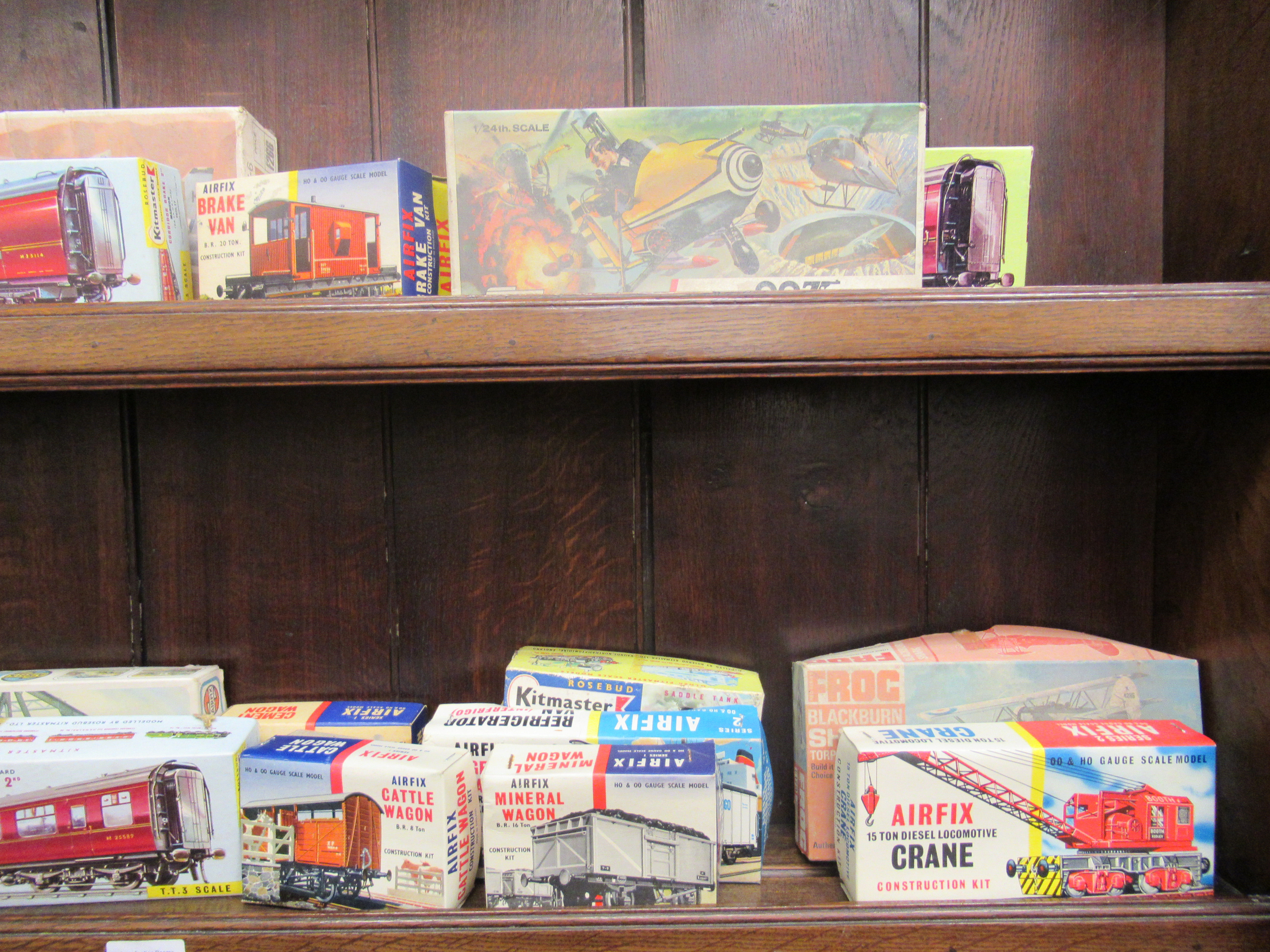 Airfix model boats, planes and trains  boxed; and other games - Image 3 of 14