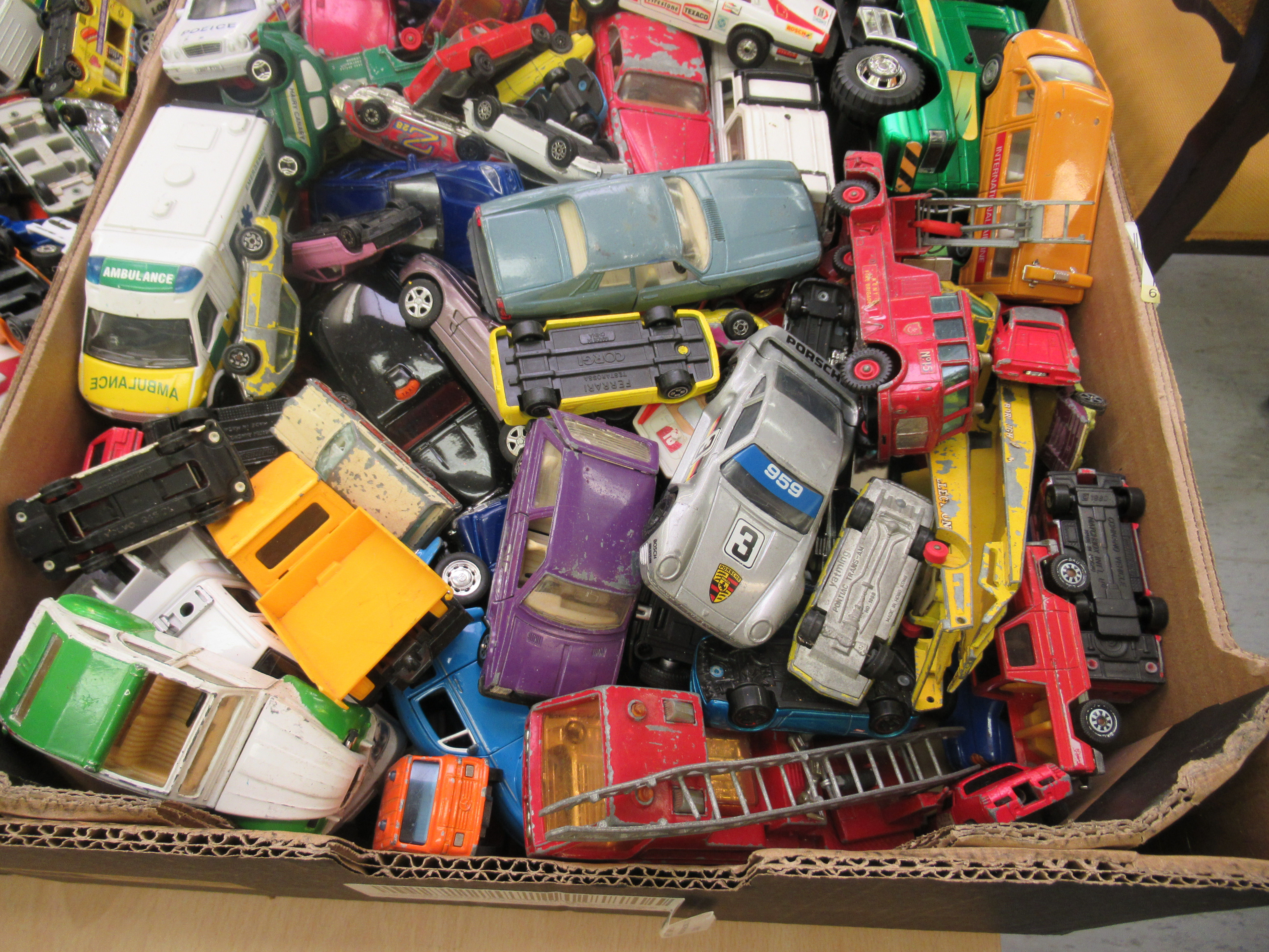 Uncollated diecast model vehicles, trucks, sports cars and emergency services: to include Matchbox - Image 4 of 5