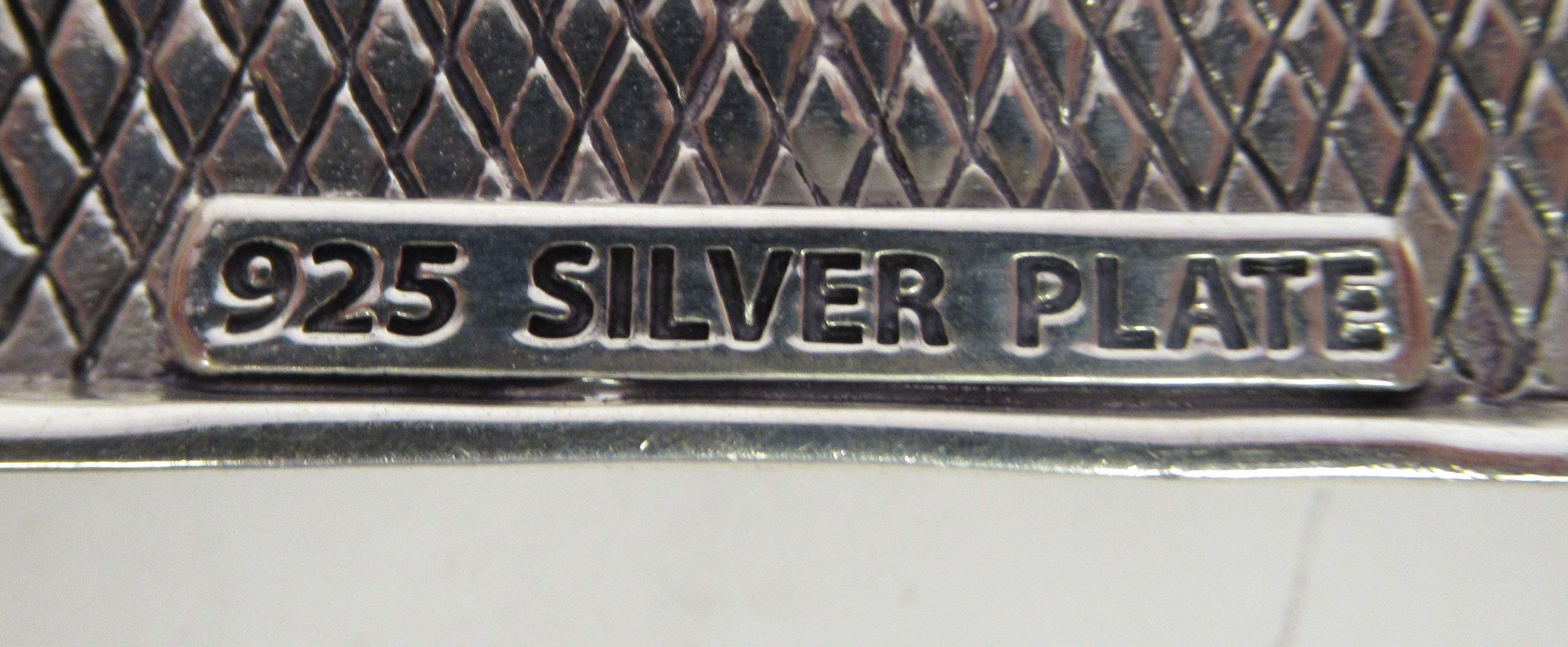 A silver plated and enamelled Champagne label, on a chain - Image 4 of 4