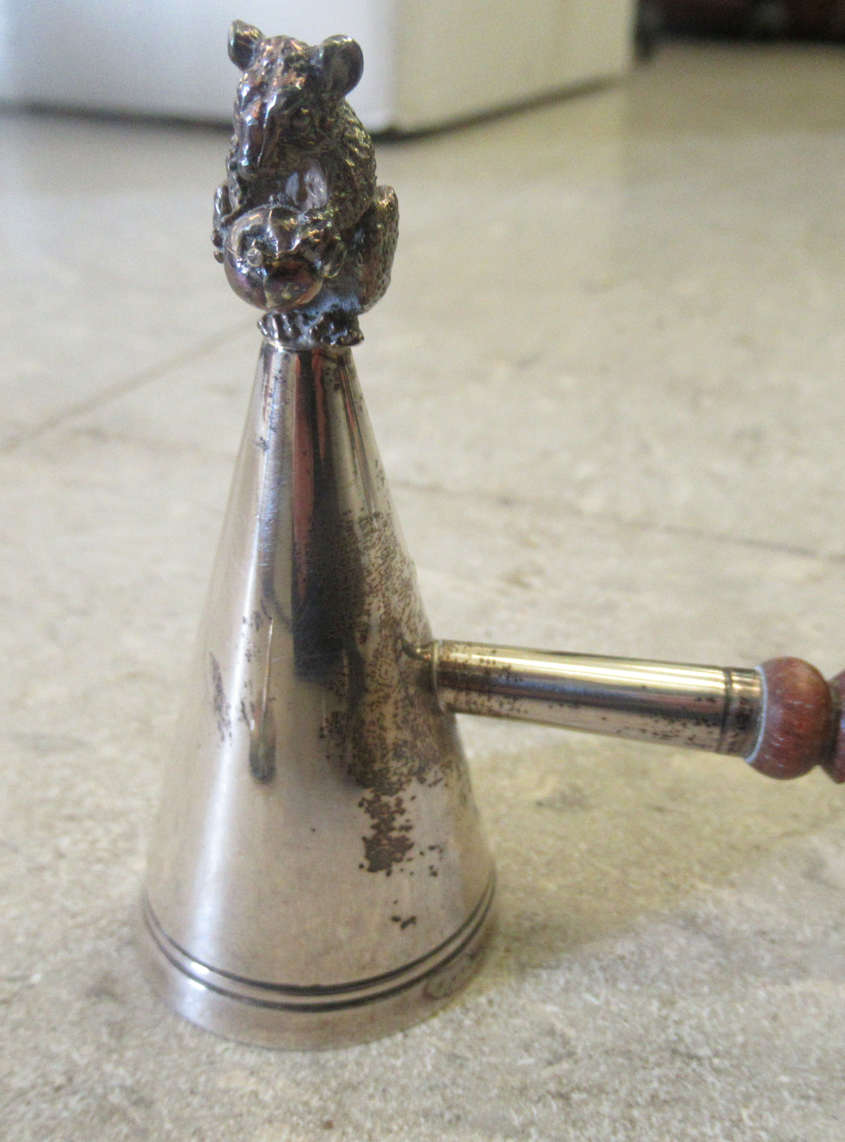 A silver and polished stone paperweight featuring a seated cat; a silver and turned fruitwood - Image 3 of 3