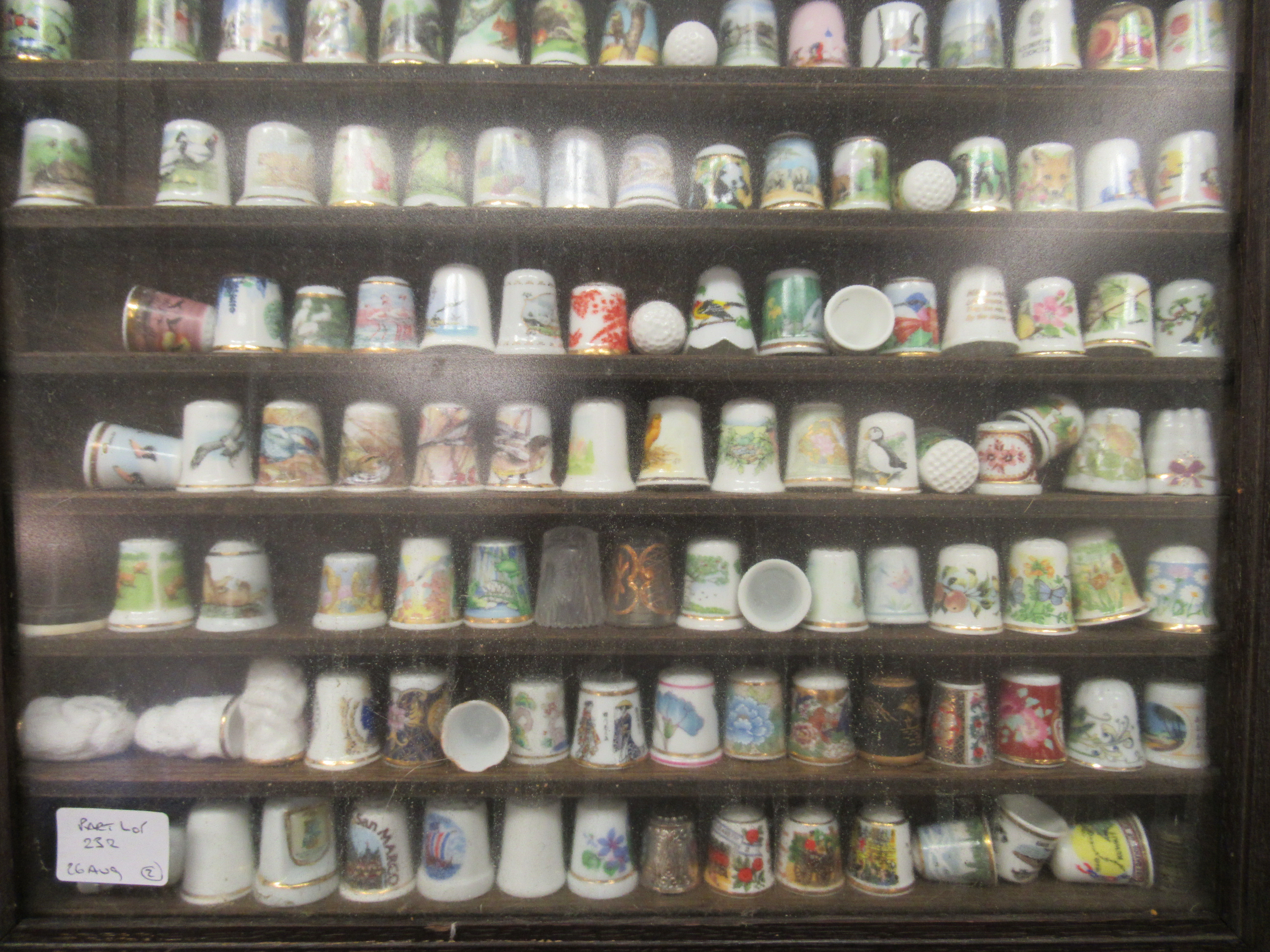 A collection of modern thimbles, mainly ceramic and handpainted  cased - Image 3 of 5