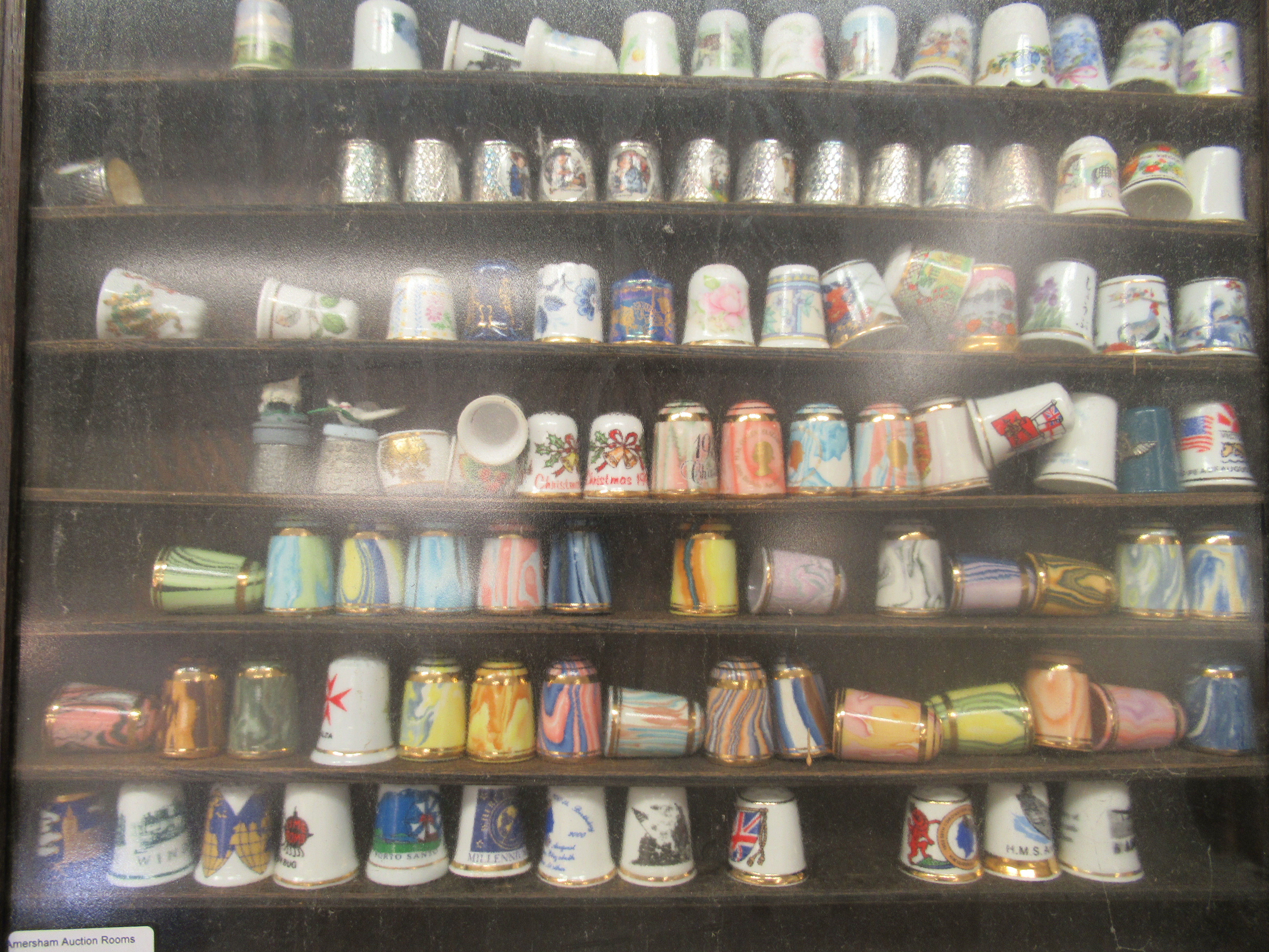 A collection of modern thimbles, mainly ceramic and handpainted  cased - Image 5 of 5