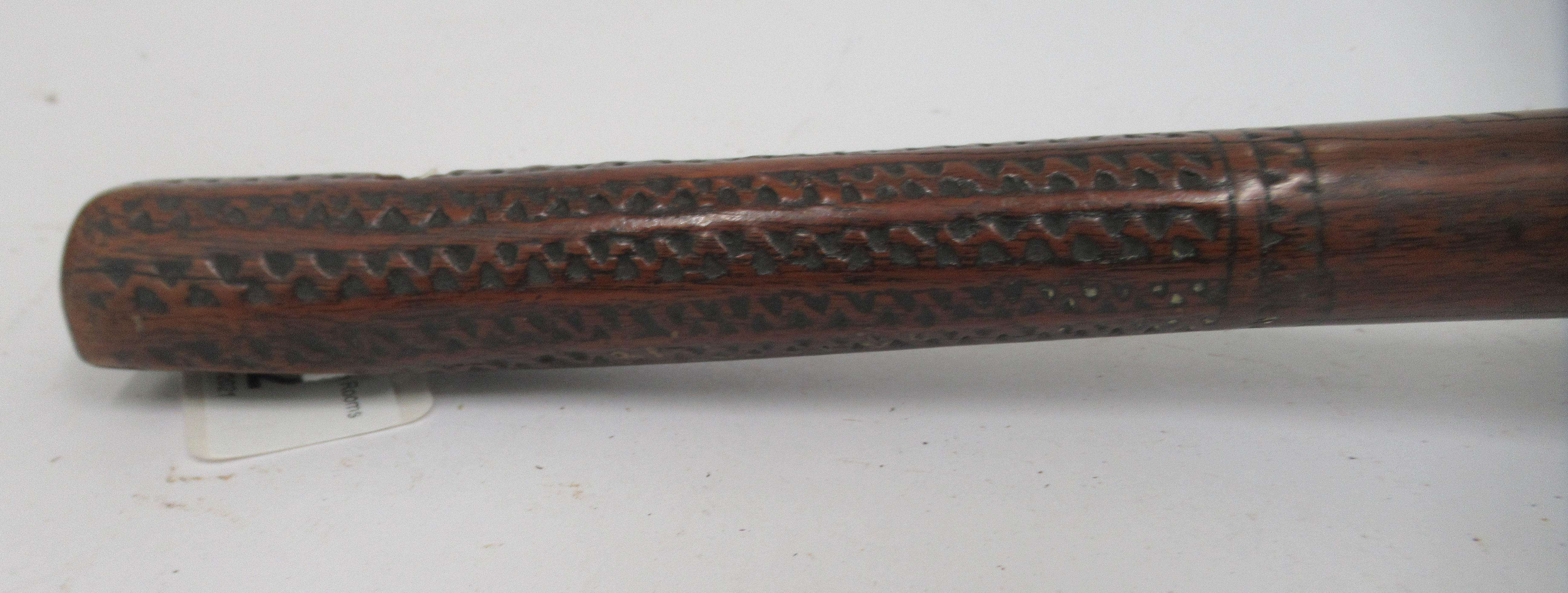 A late 19thC Fijian hardwood Iula Tavatava throwing club, the handle carved with geometric patterns - Image 5 of 10