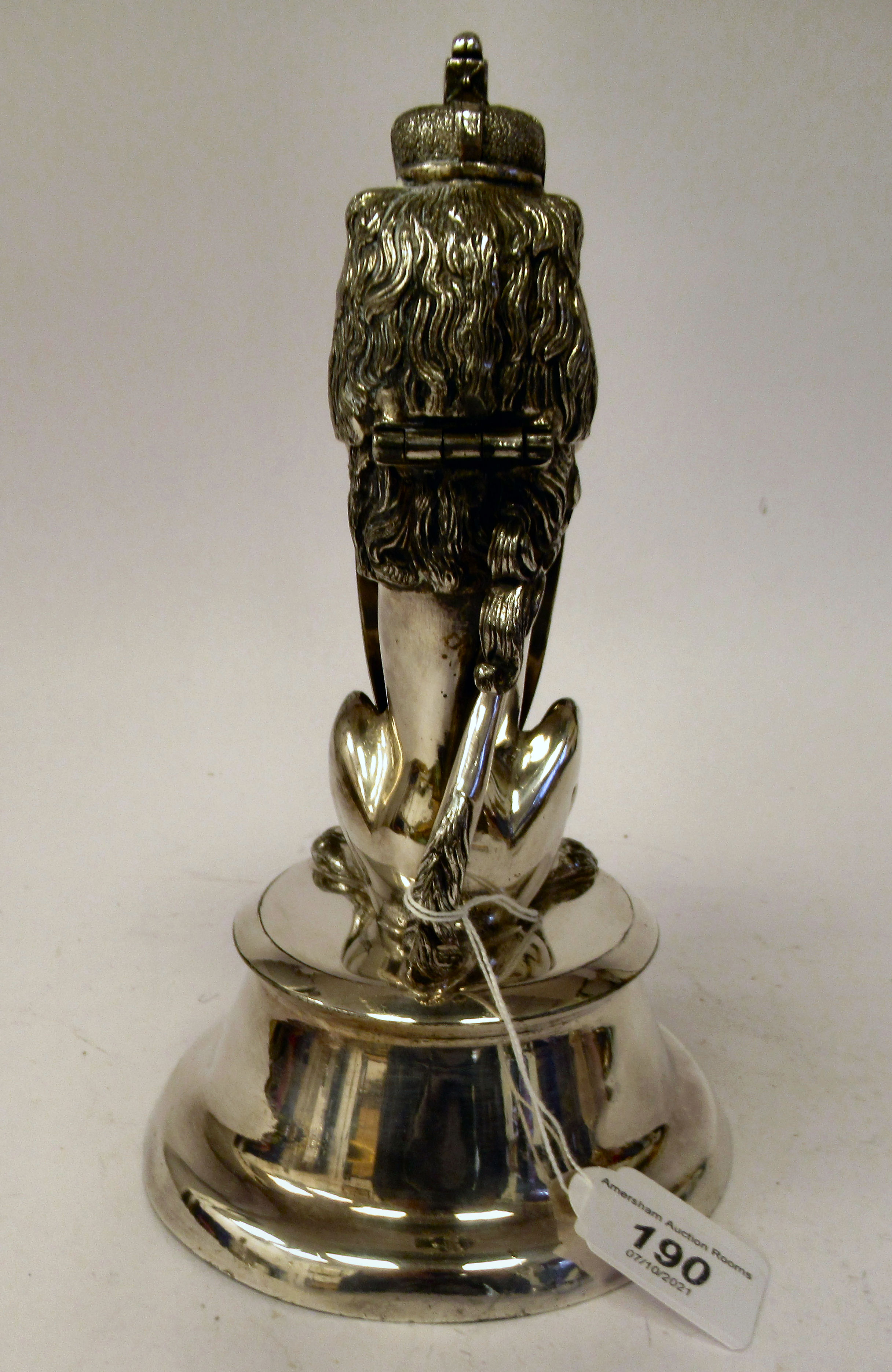 An early 20thC silver plated novelty inkwell and pen holder, fashioned as a crowned heraldic lion - Image 3 of 7