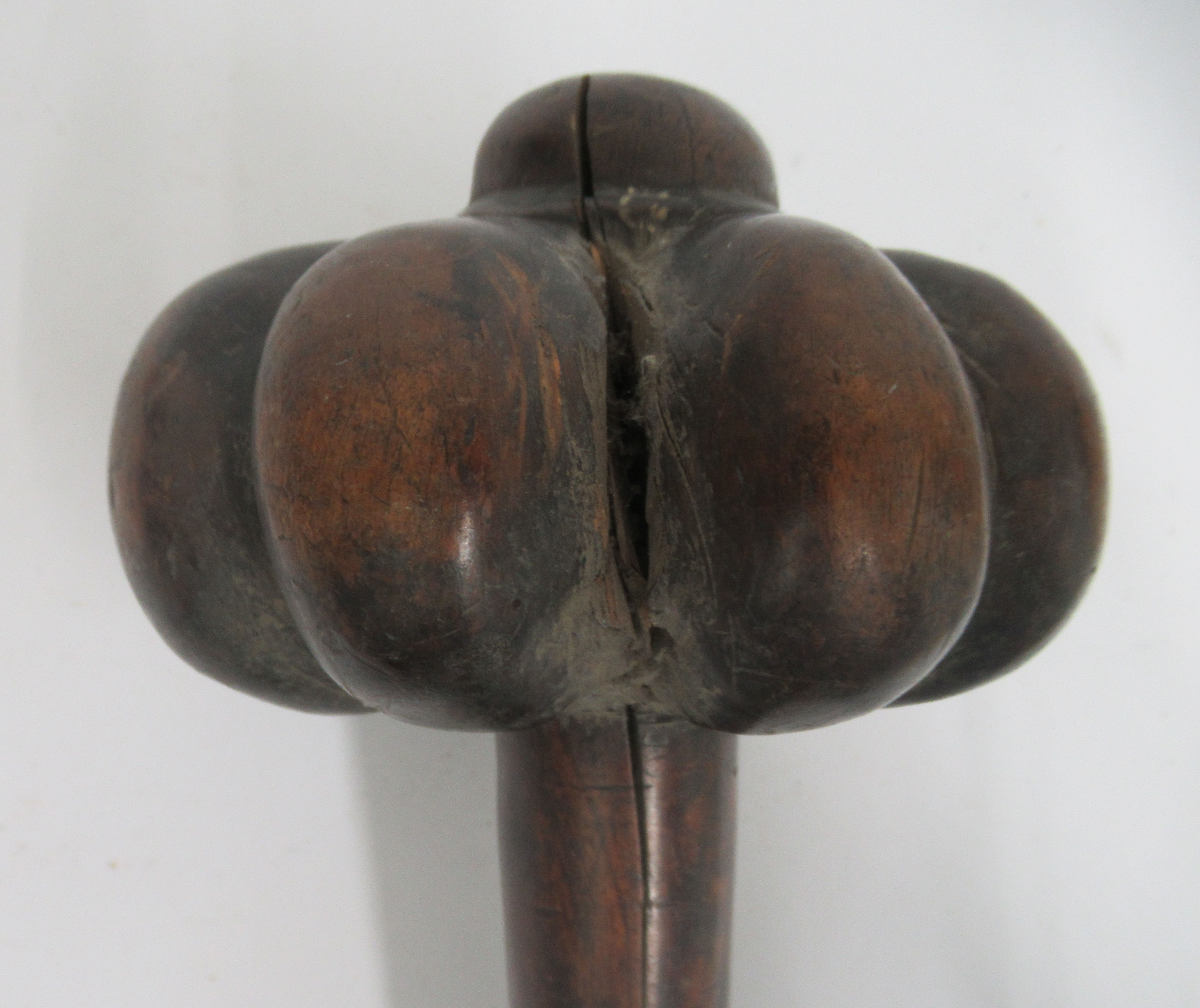 A late 19thC Fijian hardwood Iula Tavatava throwing club, the handle carved with geometric - Image 3 of 6