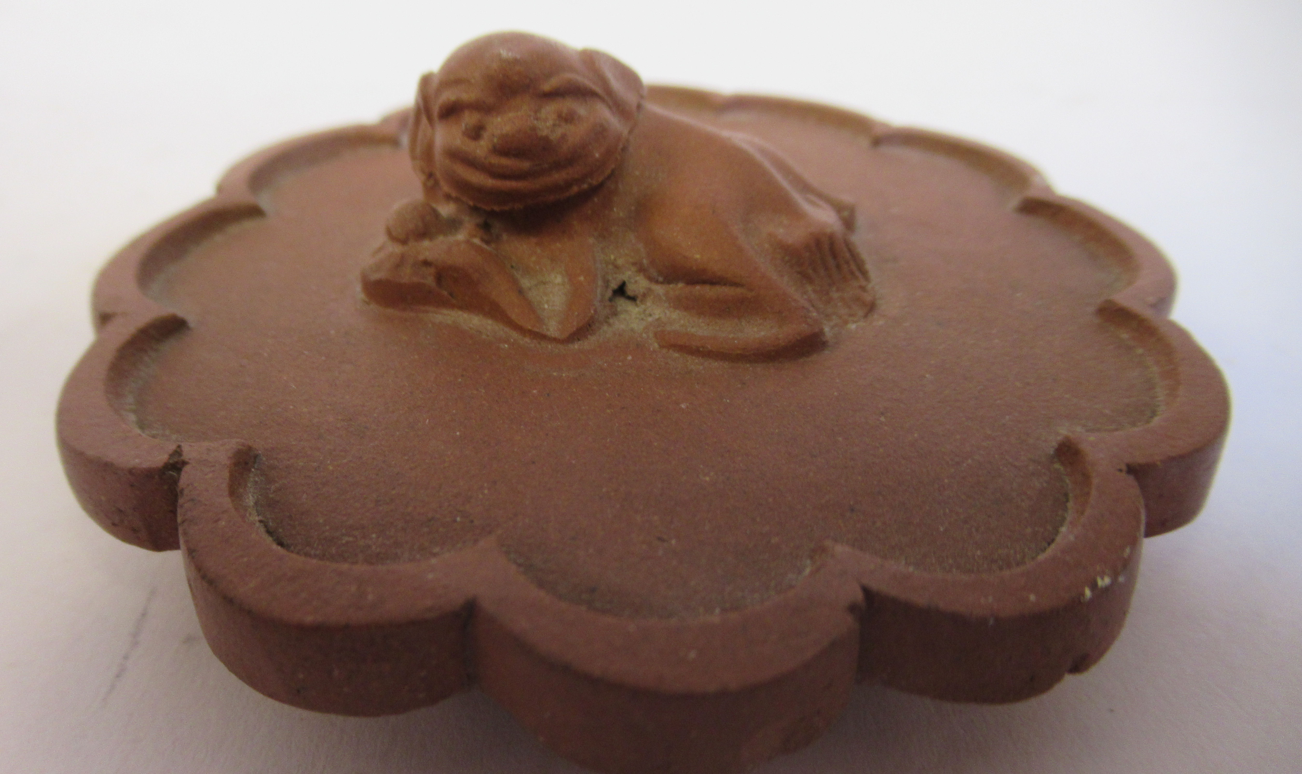 A mid 19thC Chinese Yixing terracotta teapot of segmented, squat, bulbous form with a kylin on the - Image 7 of 7