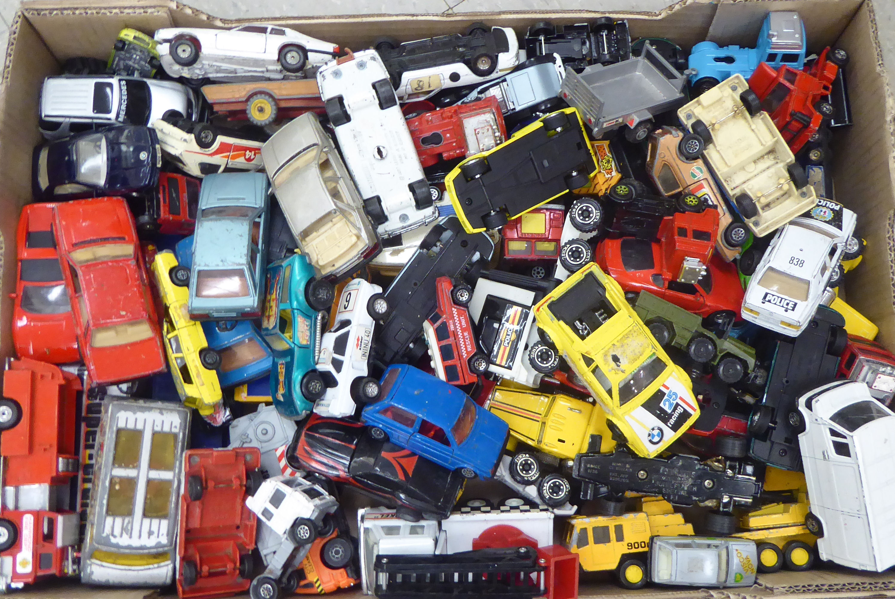 Uncollated diecast model vehicles, recovery, emergency services, sports cars and convertibles: to