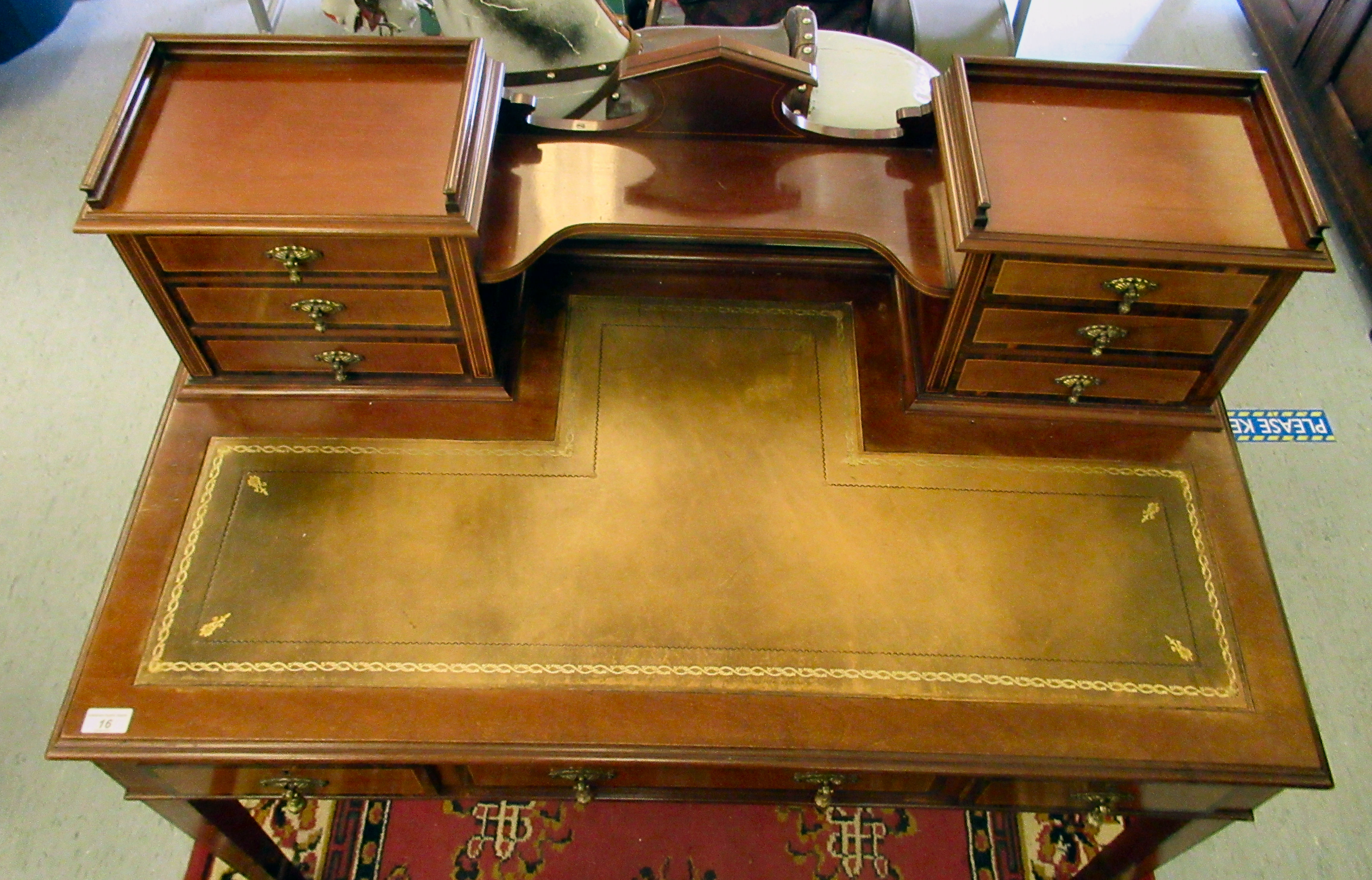 An Edwardian lady's crossbanded and satinwood inlaid mahogany writing desk, the superstructure - Image 3 of 4