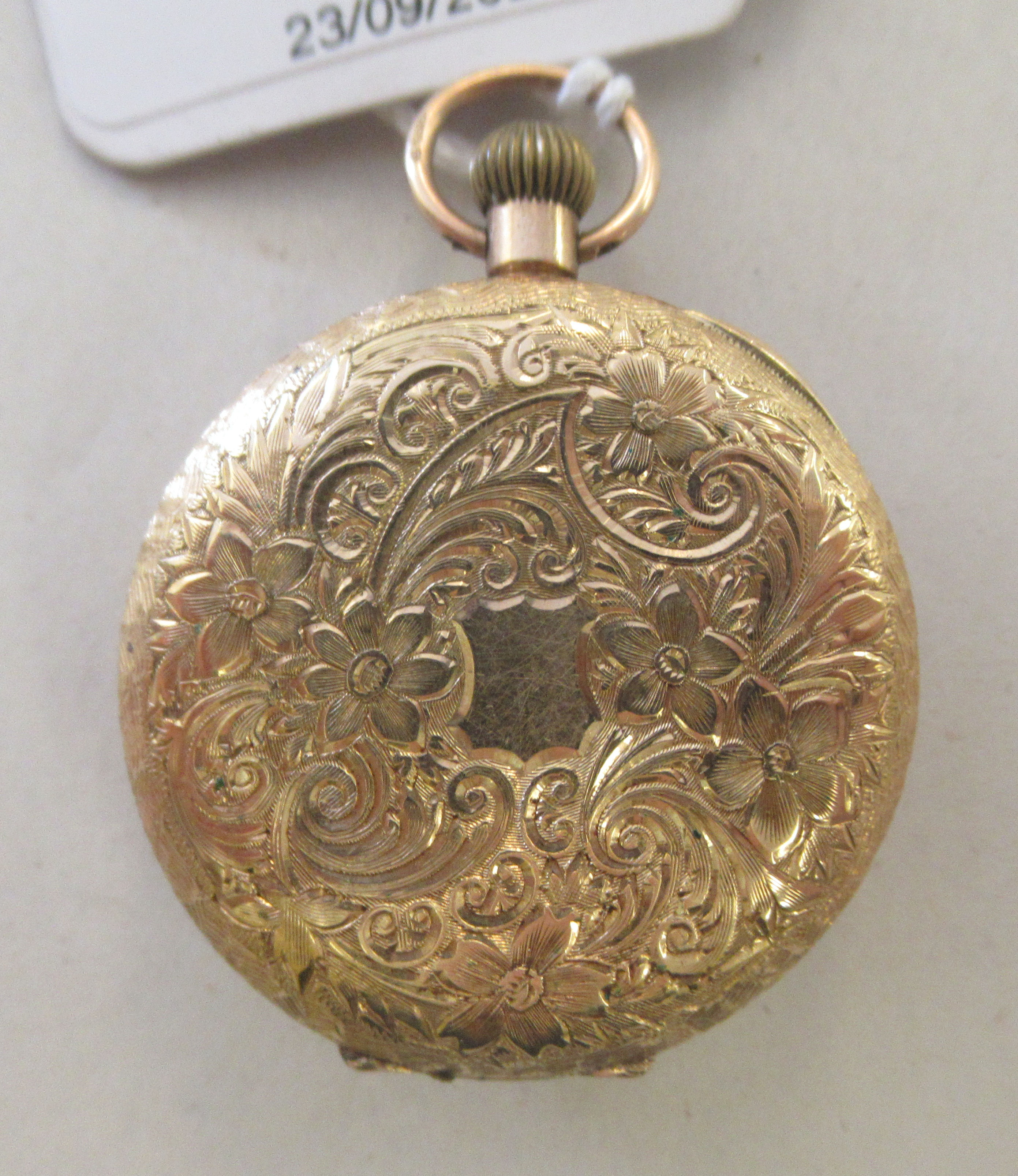 A ladies late Victorian 9ct gold cased fob watch, faced by a Roman dial - Image 2 of 3