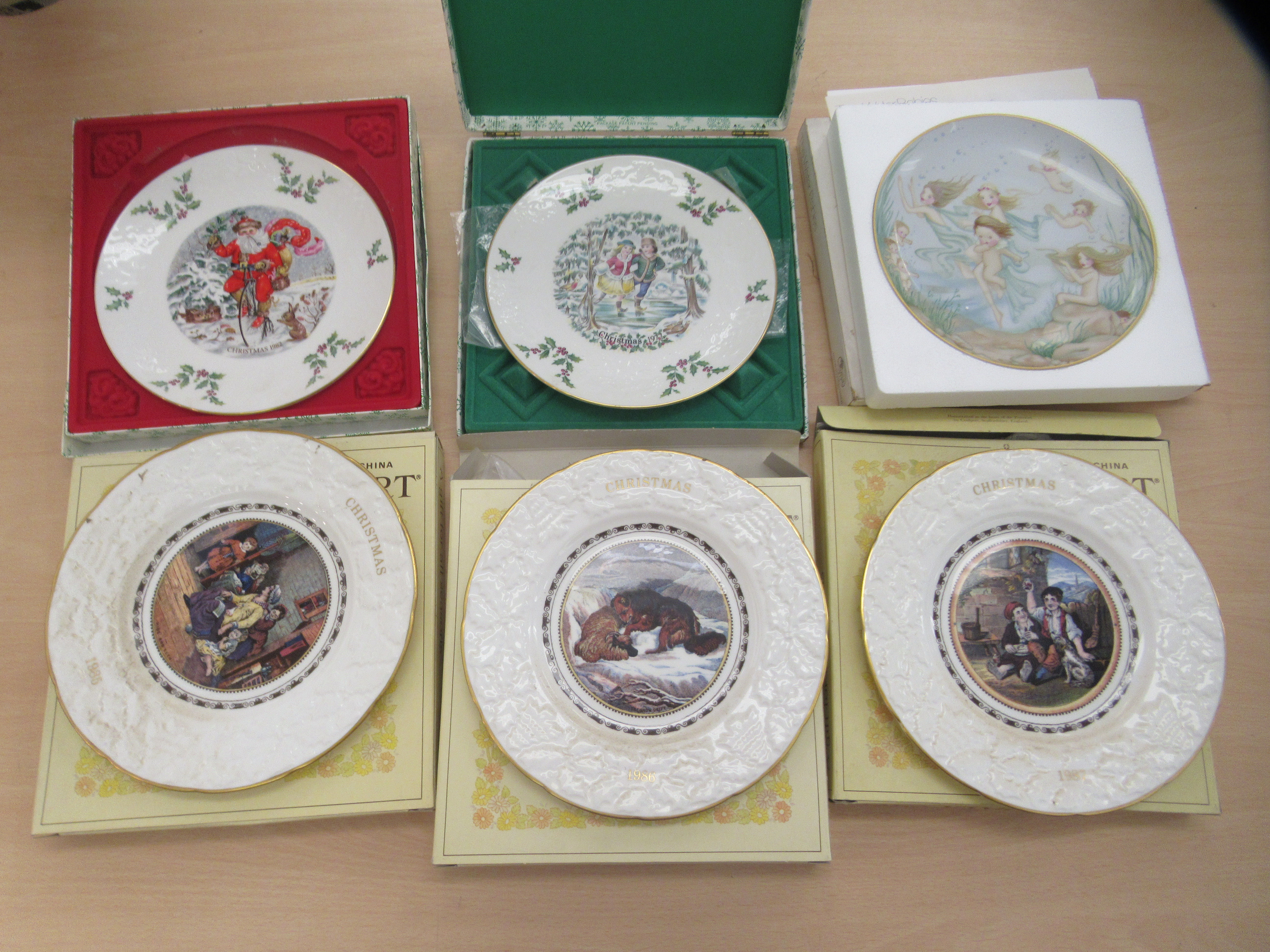 Decorative ceramics, mainly plates with examples by Coalport and Royal Doulton  9"-11"dia  some - Image 2 of 5