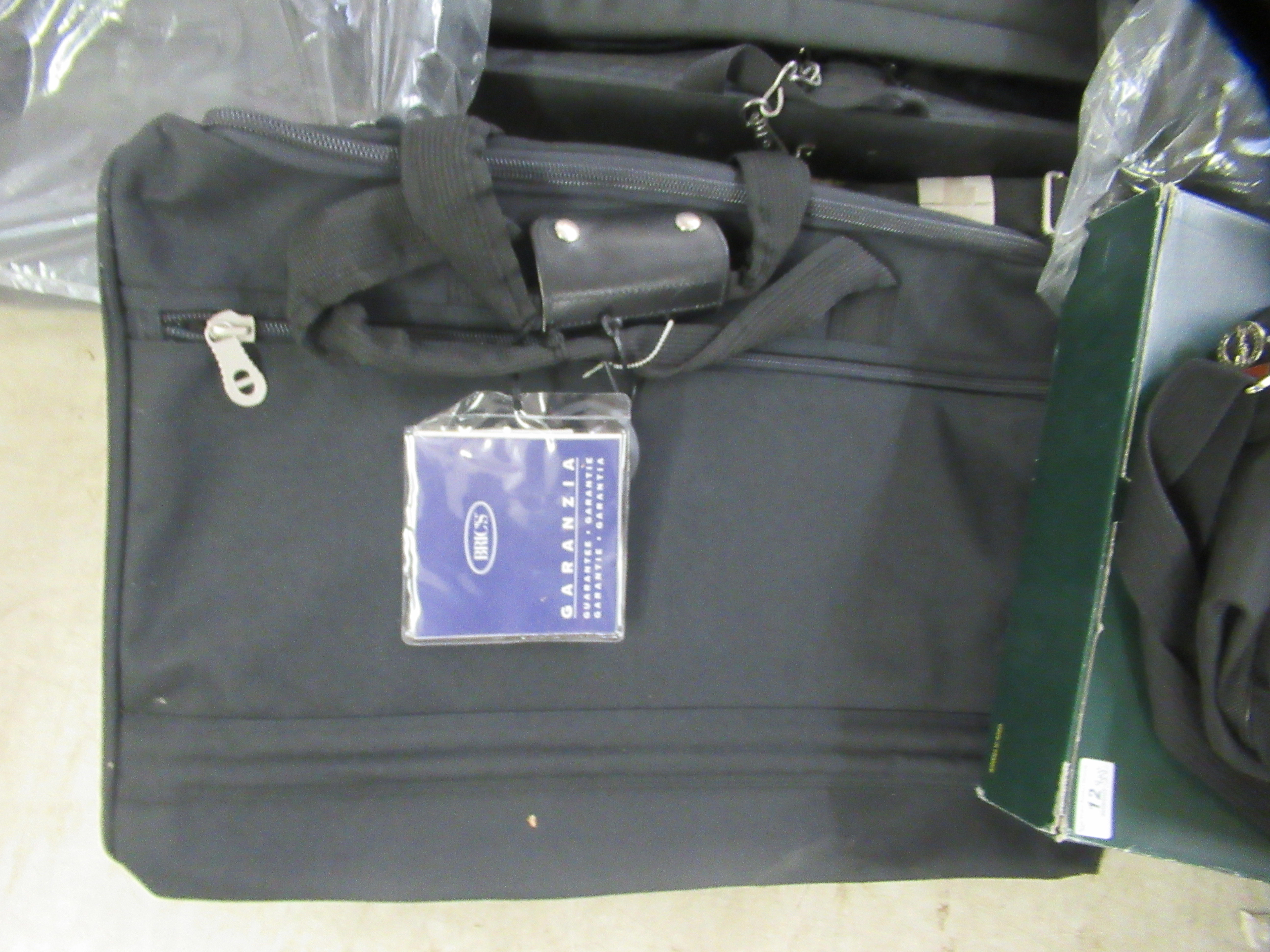 Sports bags and light travelling cases: to include a Longchamp of Paris satchel  boxed - Image 2 of 4