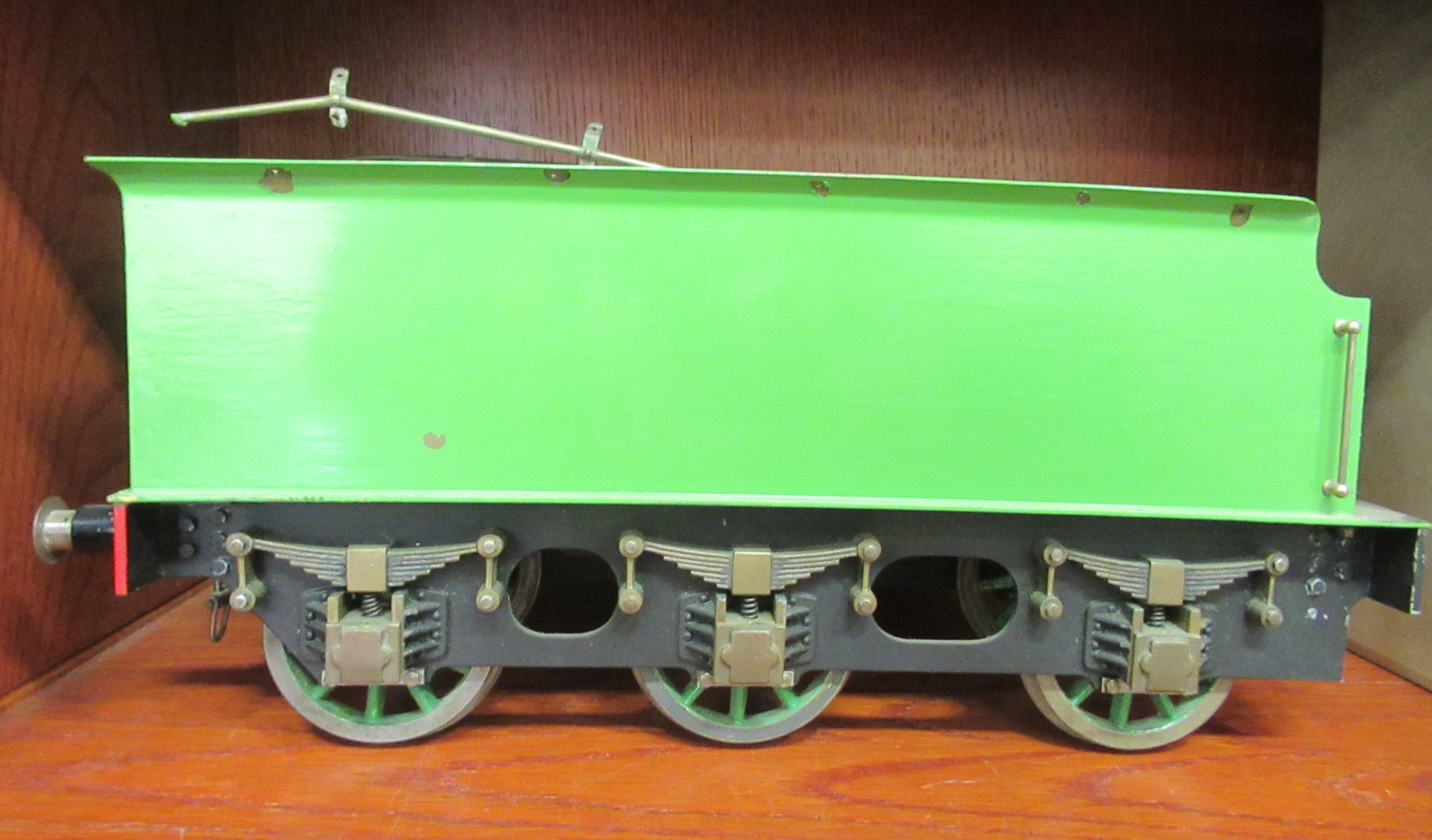 A 3.25" (approx.) gauge six wheel model railway tender, in black and green livery  16"L - Image 2 of 4