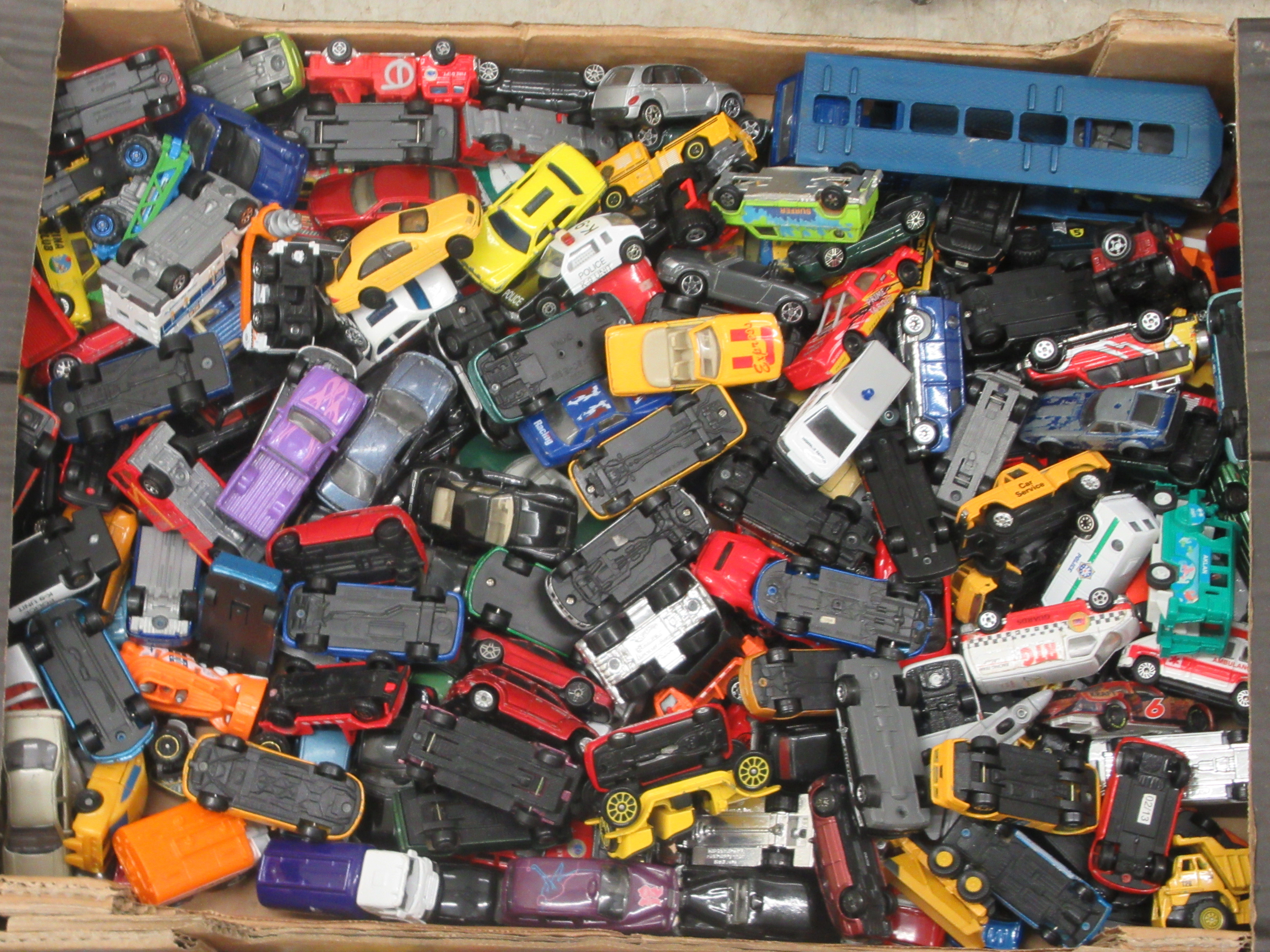 Uncollated diecast model vehicles, sports cars, convertibles, vans and emergency services: to - Image 2 of 3