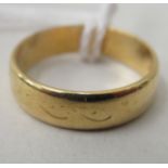 A 22ct gold wedding band