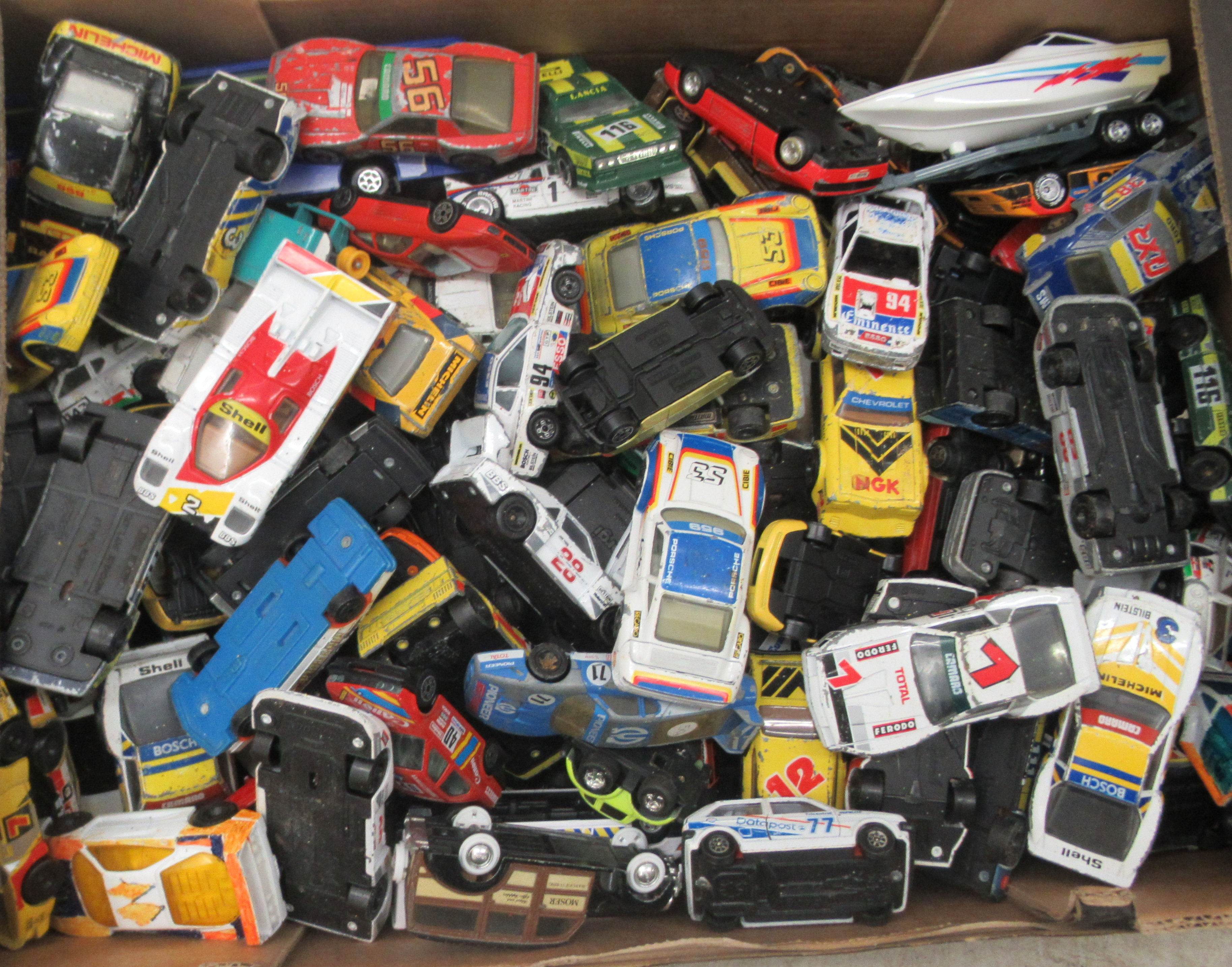 Uncollated diecast model vehicles: to include sports cars, emergency services and convertibles