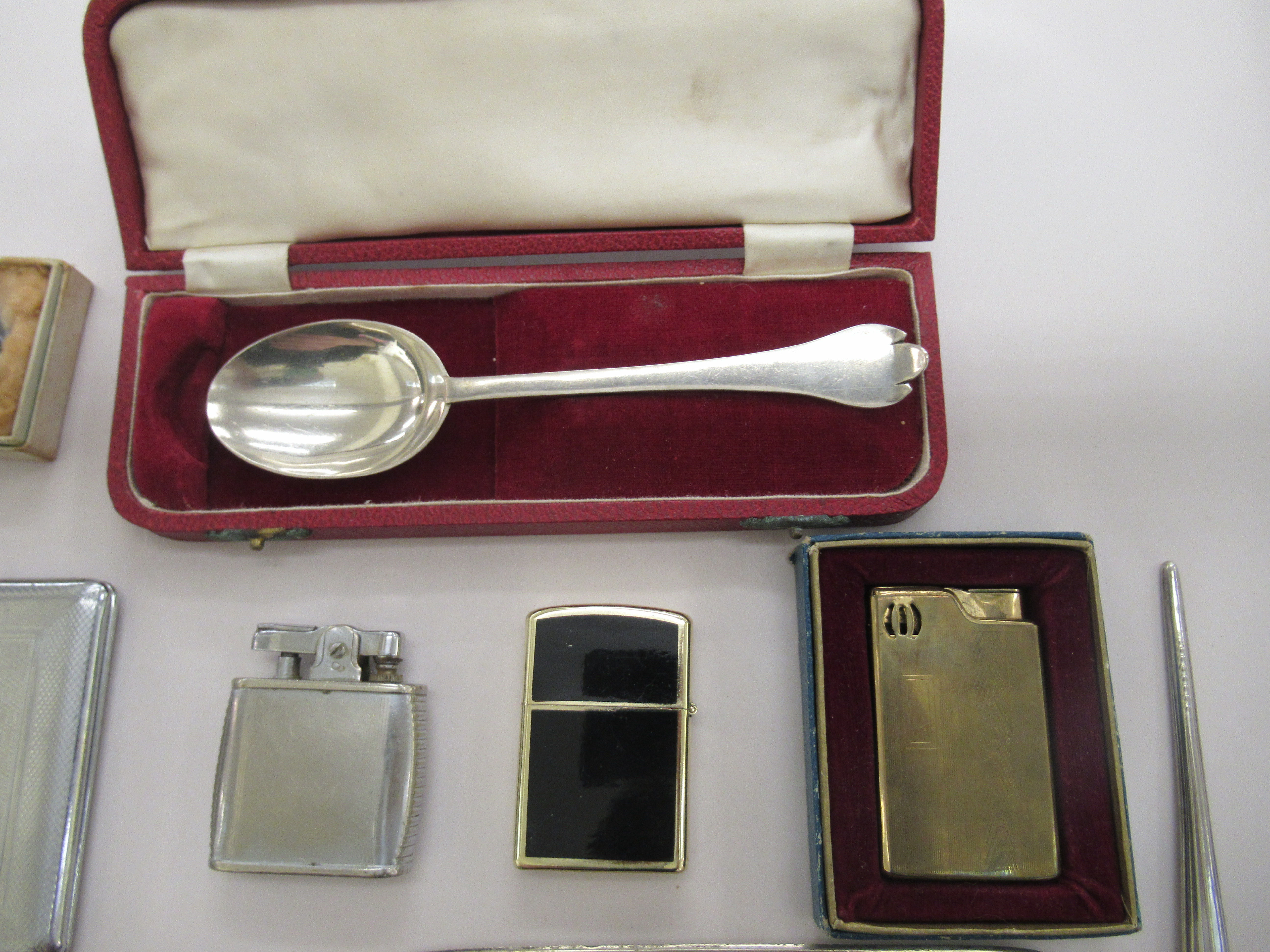 Mixed collectibles: to include a silver presentation spoon  Sheffield 1952  cased - Image 2 of 5