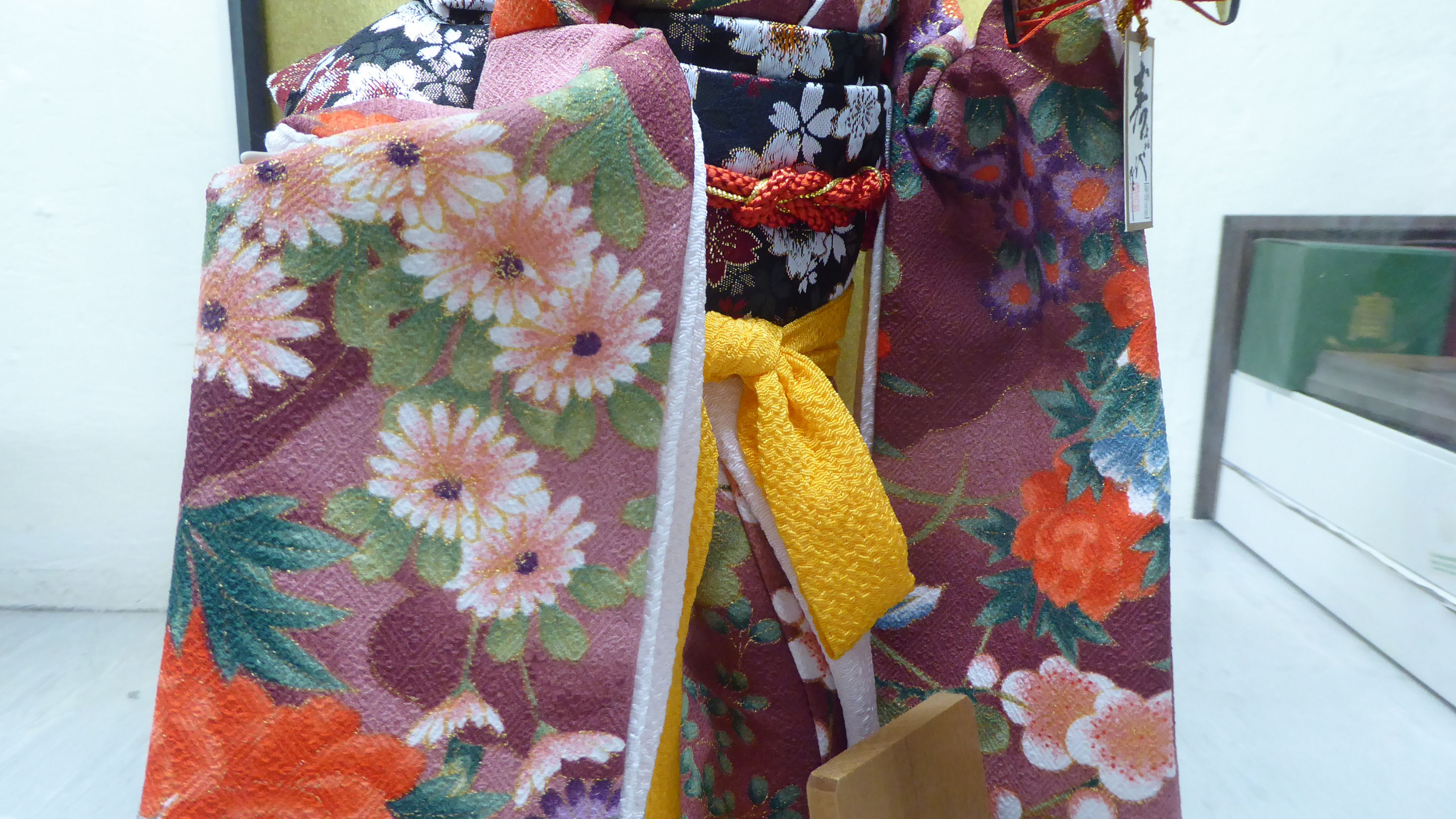 Two modern Japanese figures, wearing traditional fabric robes  12"h in partially glazed display - Image 6 of 6