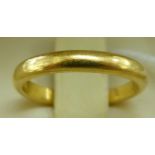 A 22ct gold wedding ring
