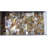Uncollated coins and banknotes: to include Irish, Portuguese and Canadian dollars