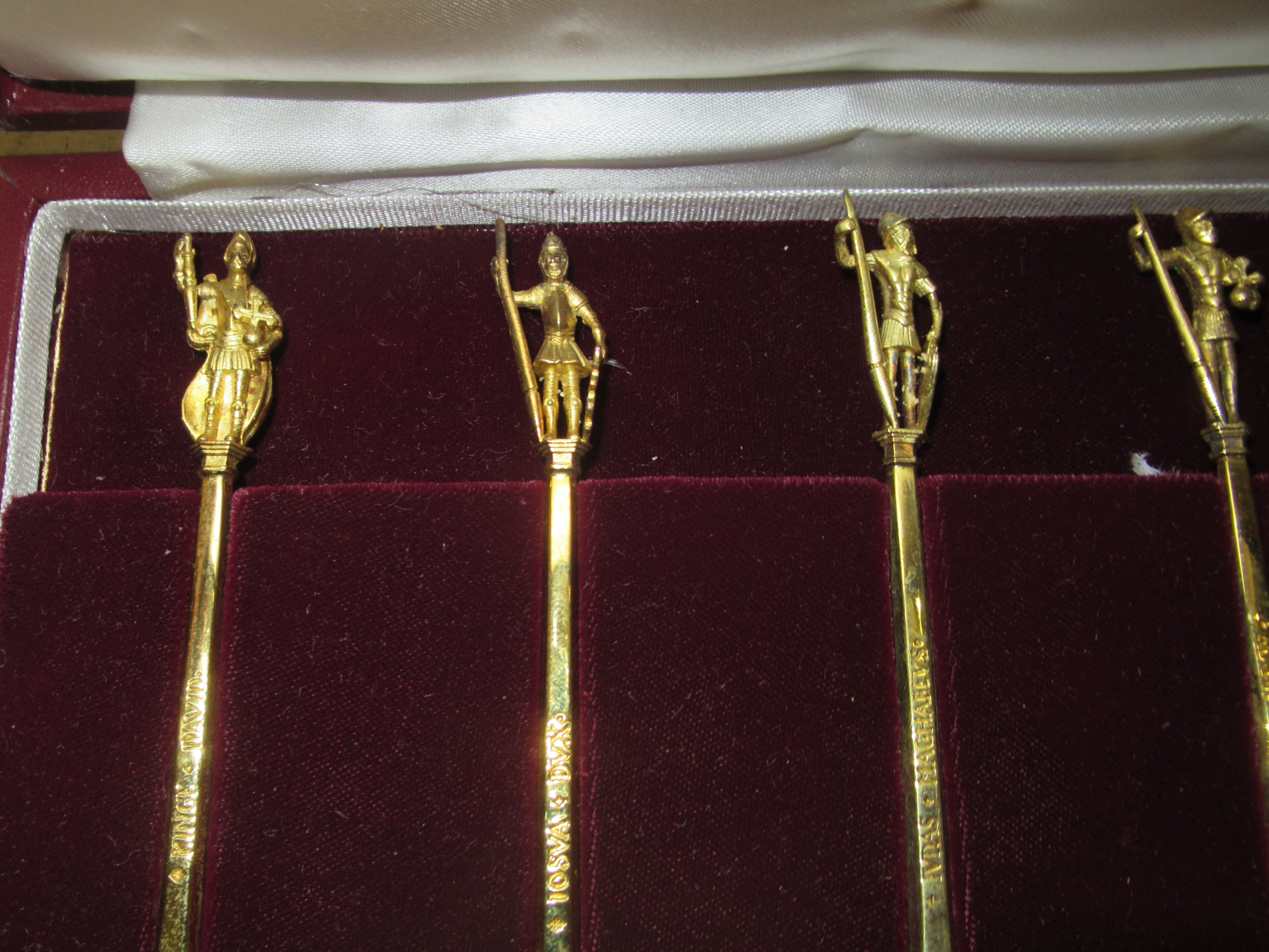 A cased set of twelve silver gilt spoons 'The Most Celebrated Characters in History series' - Image 4 of 7