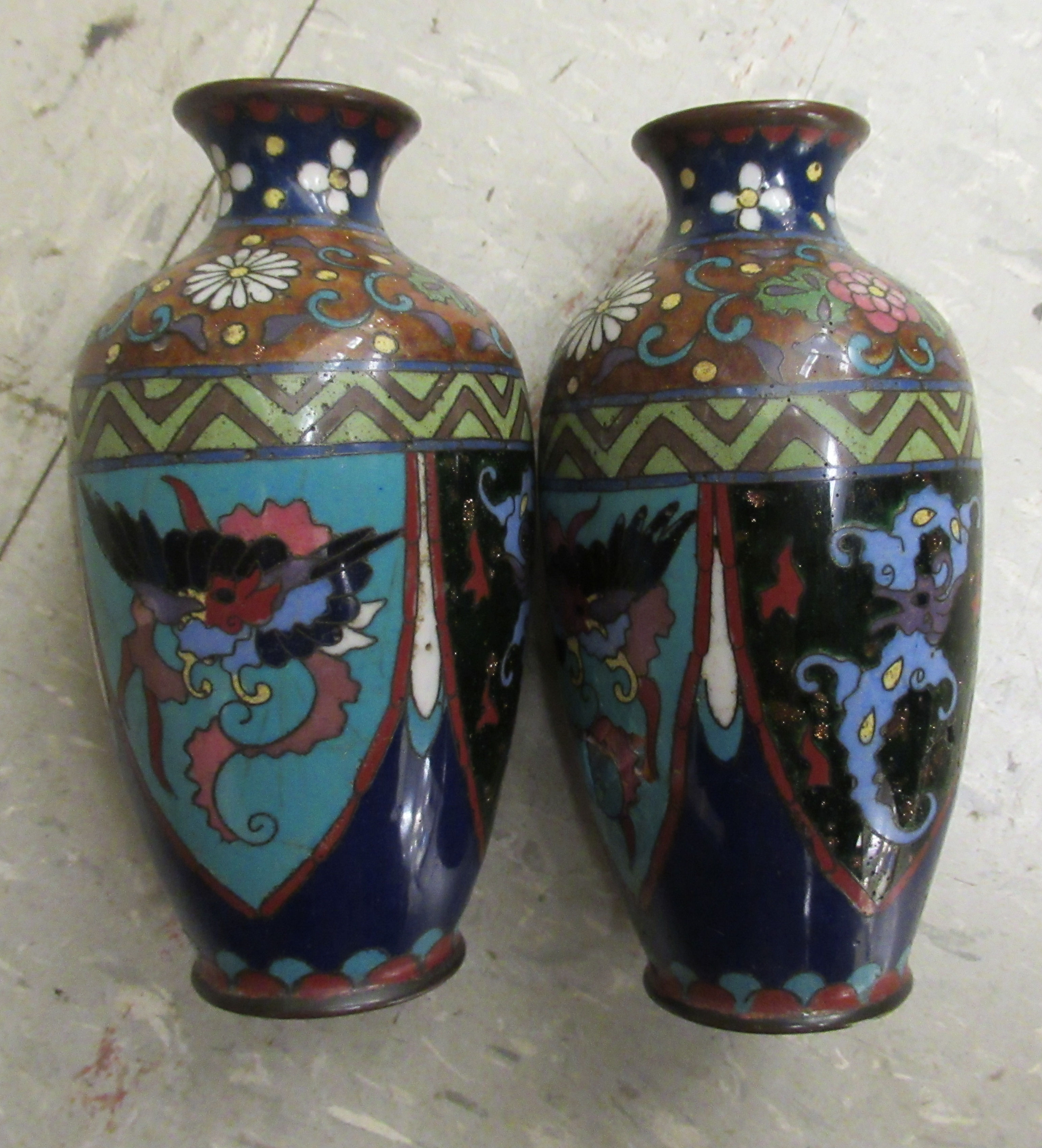 19th and 20thC Oriental collectables: to include cloisonné, jade and enamel vases  various sizes - Image 22 of 27