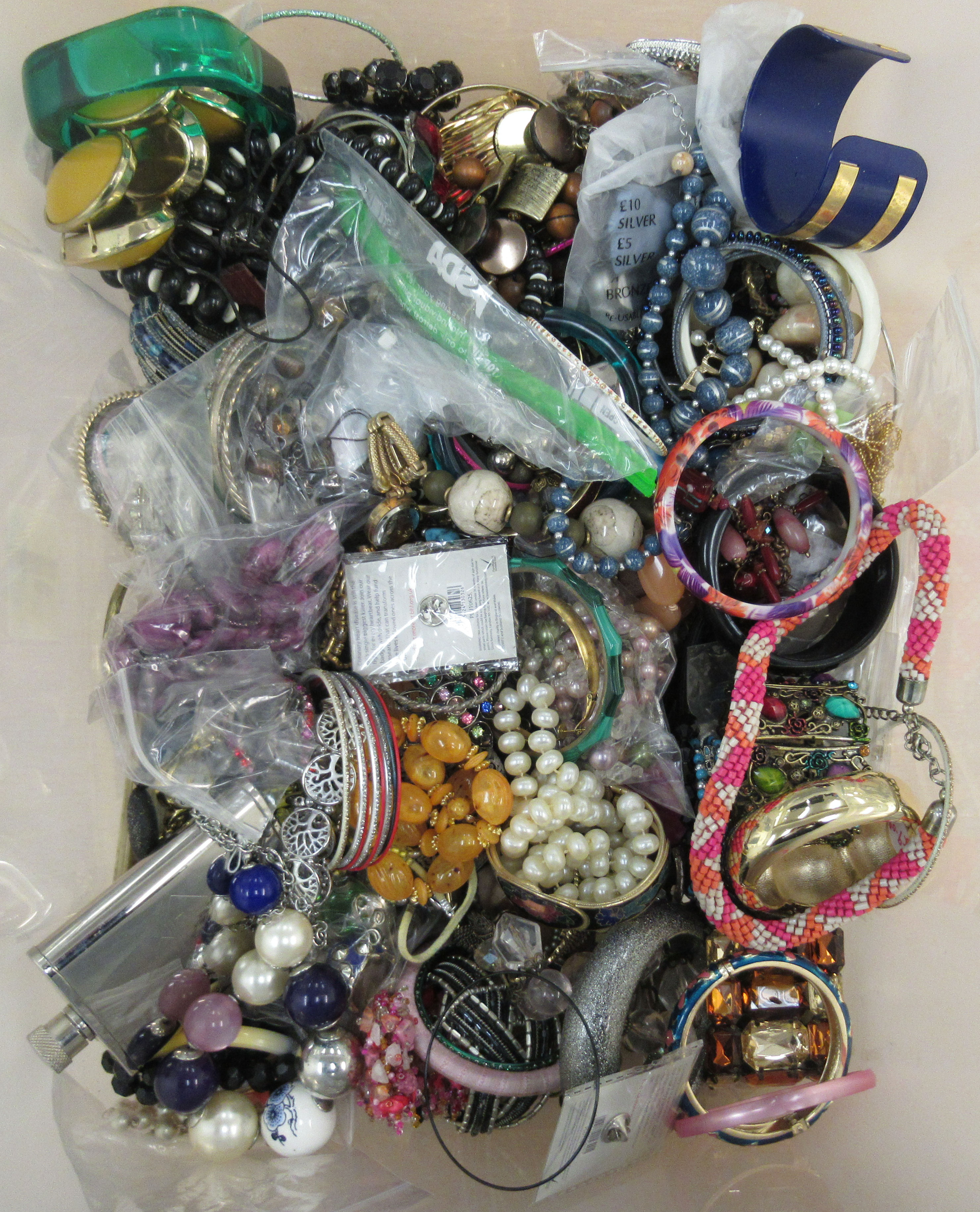 Costume jewellery and items of personal ornament: to include mainly bangles and necklaces - Image 2 of 2